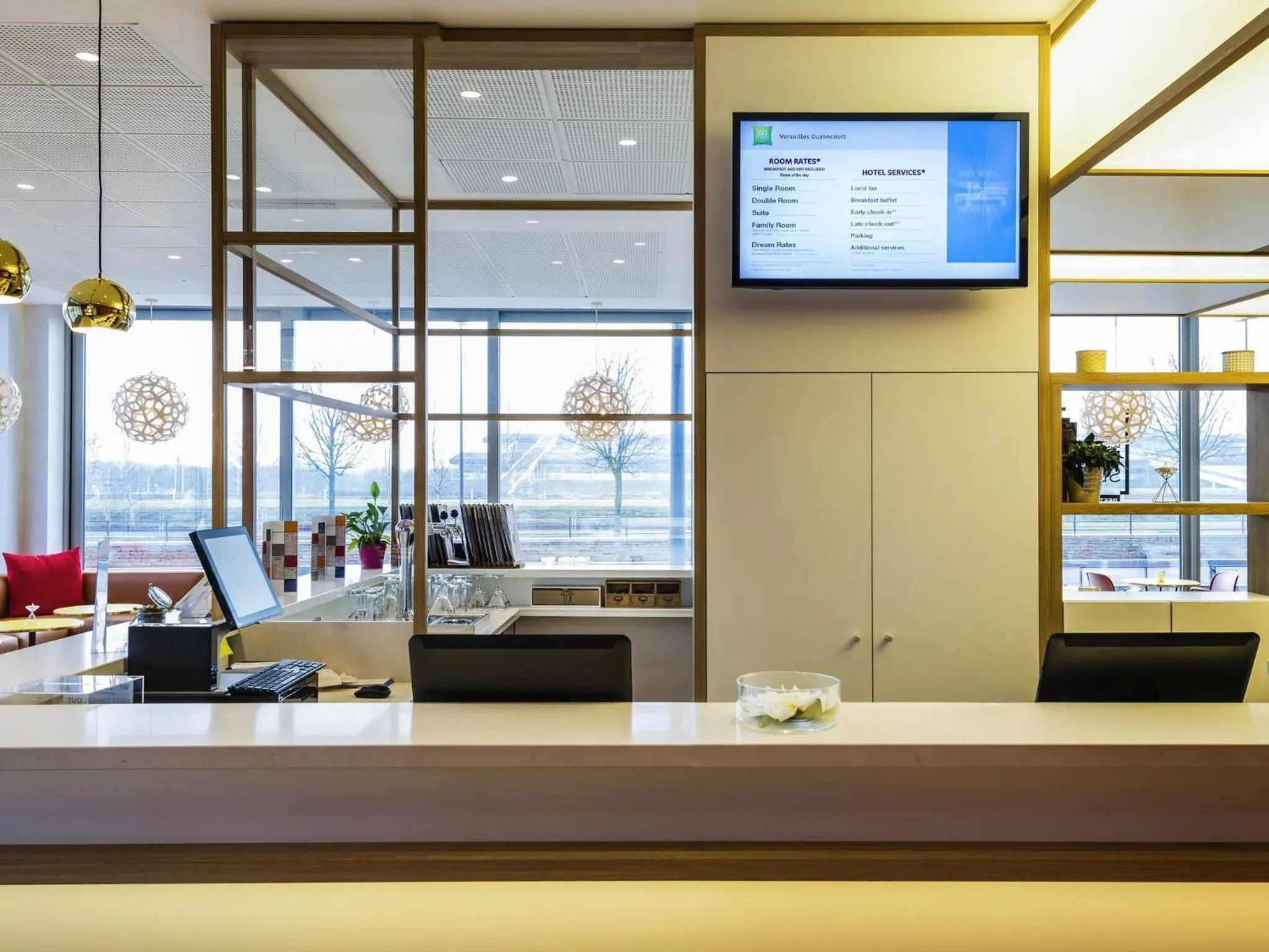 Property building in ibis Styles Versailles Guyancourt