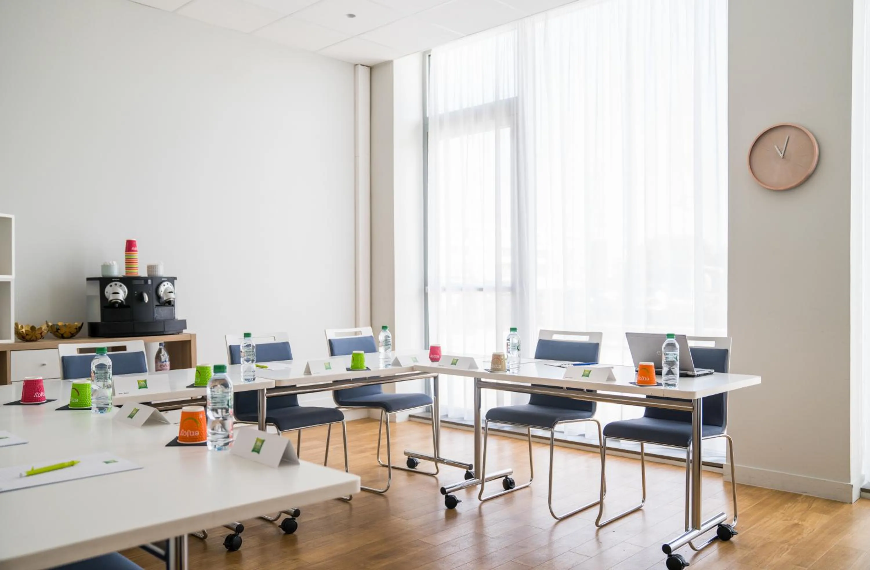 Meeting/conference room in ibis Styles Versailles Guyancourt