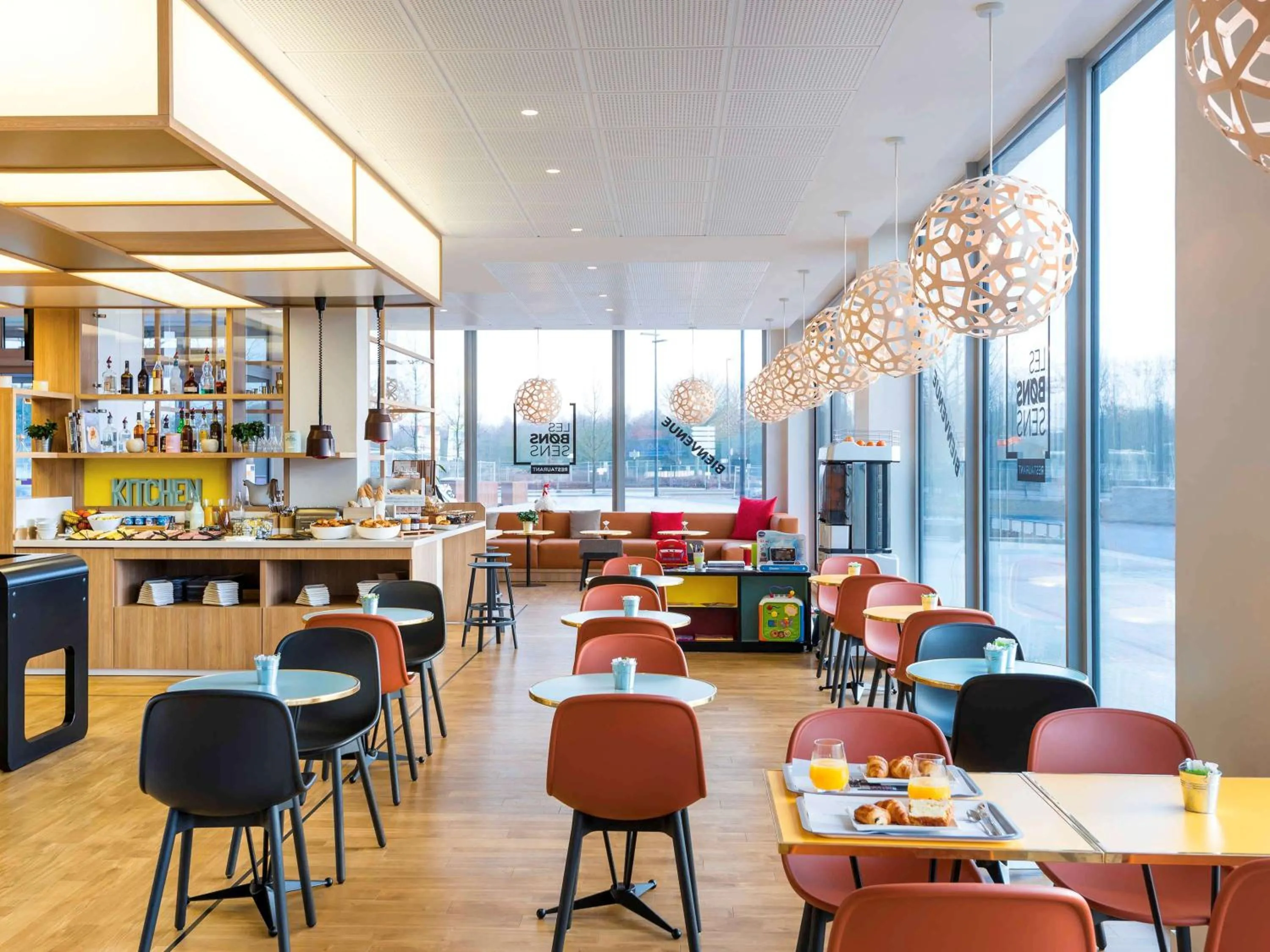 Restaurant/places to eat in ibis Styles Versailles Guyancourt