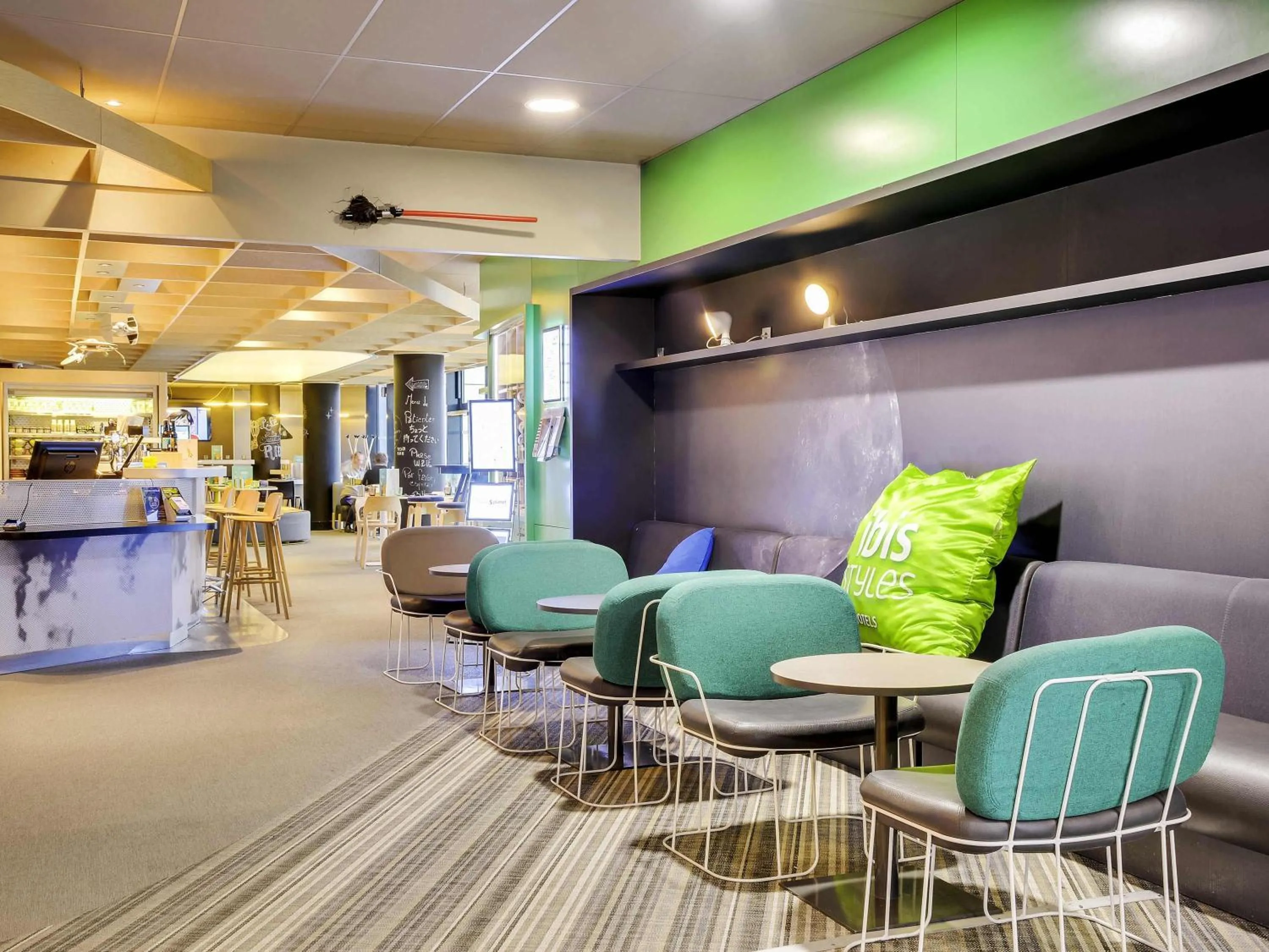 Lounge or bar in ibis Styles Paris Charles de Gaulle Airport