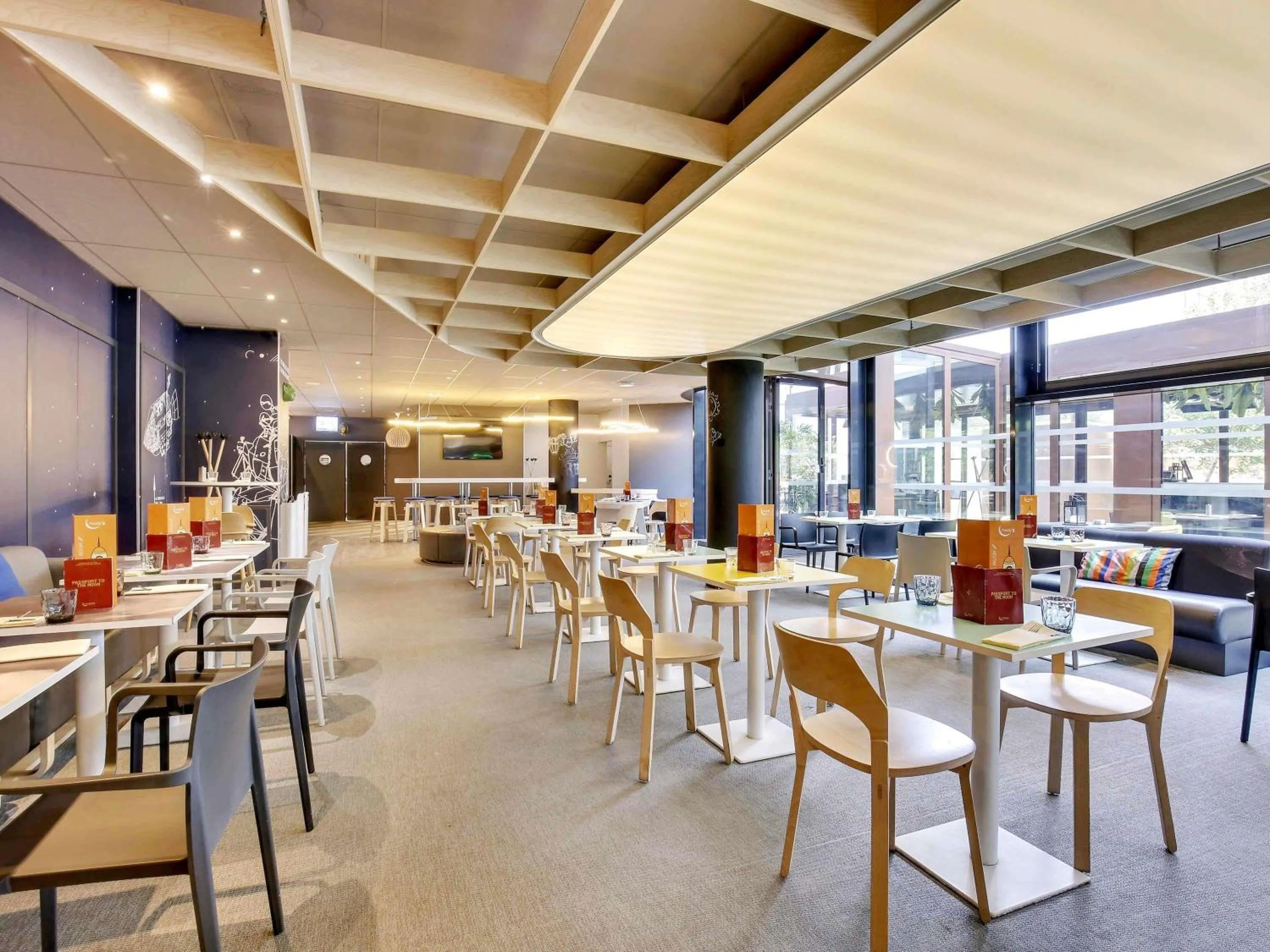 Restaurant/places to eat in ibis Styles Paris Charles de Gaulle Airport