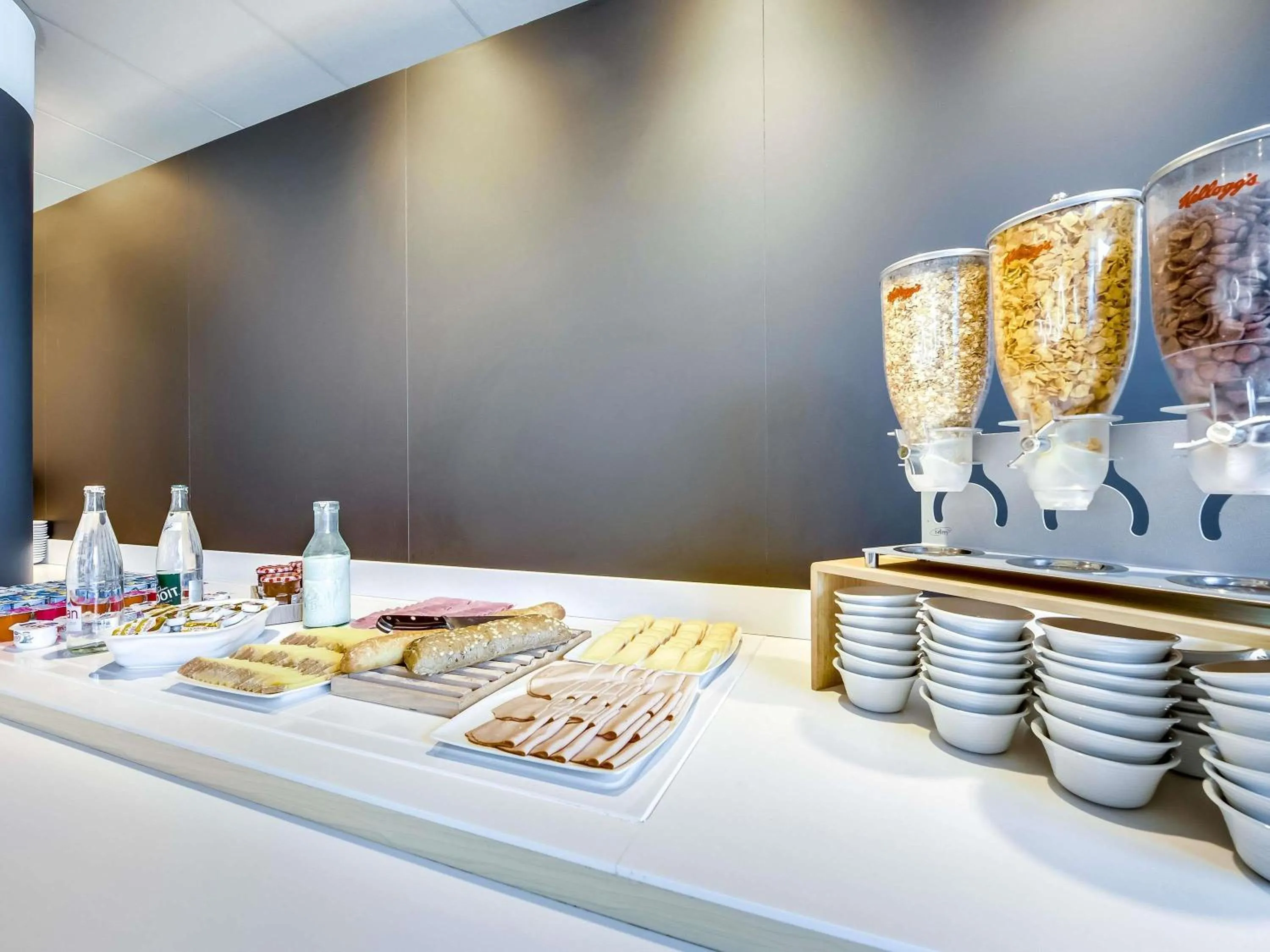 Restaurant/places to eat in ibis Styles Paris Charles de Gaulle Airport