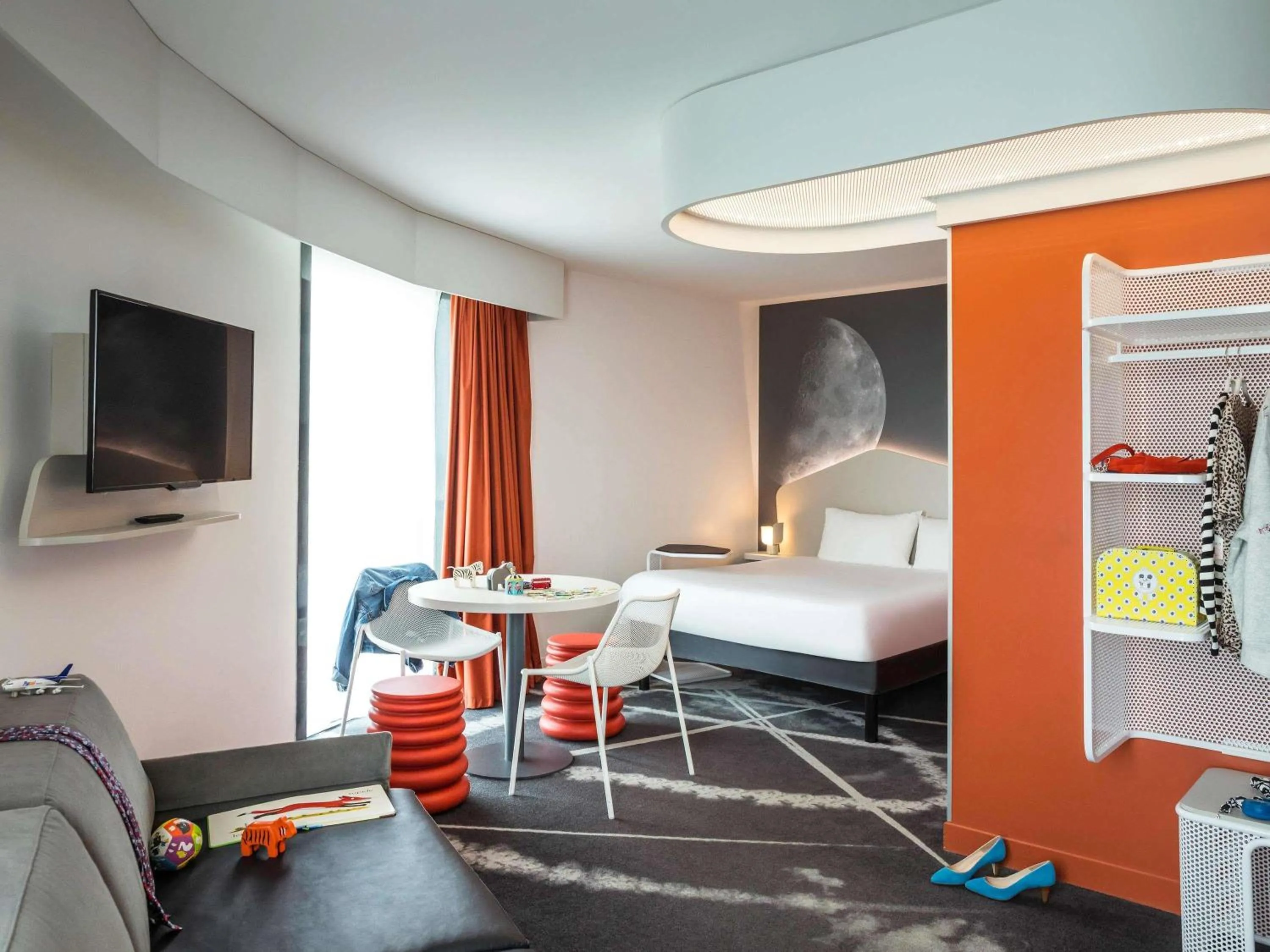 Property building, Bed in ibis Styles Paris Charles de Gaulle Airport