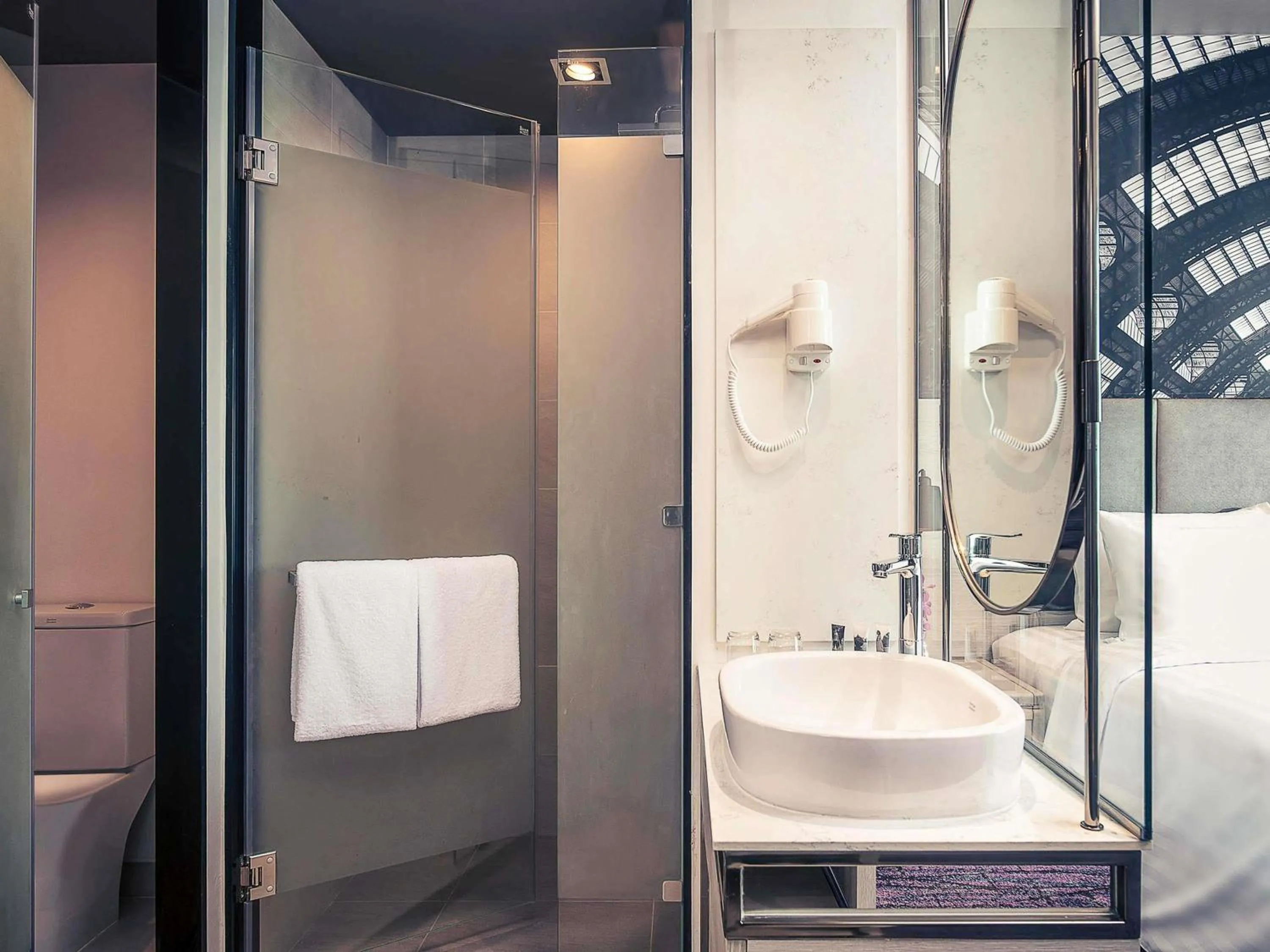 Bedroom in Mercure Bangkok Makkasan