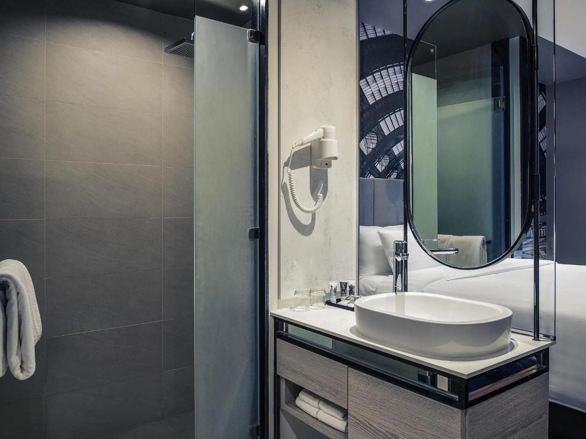 Bedroom in Mercure Bangkok Makkasan