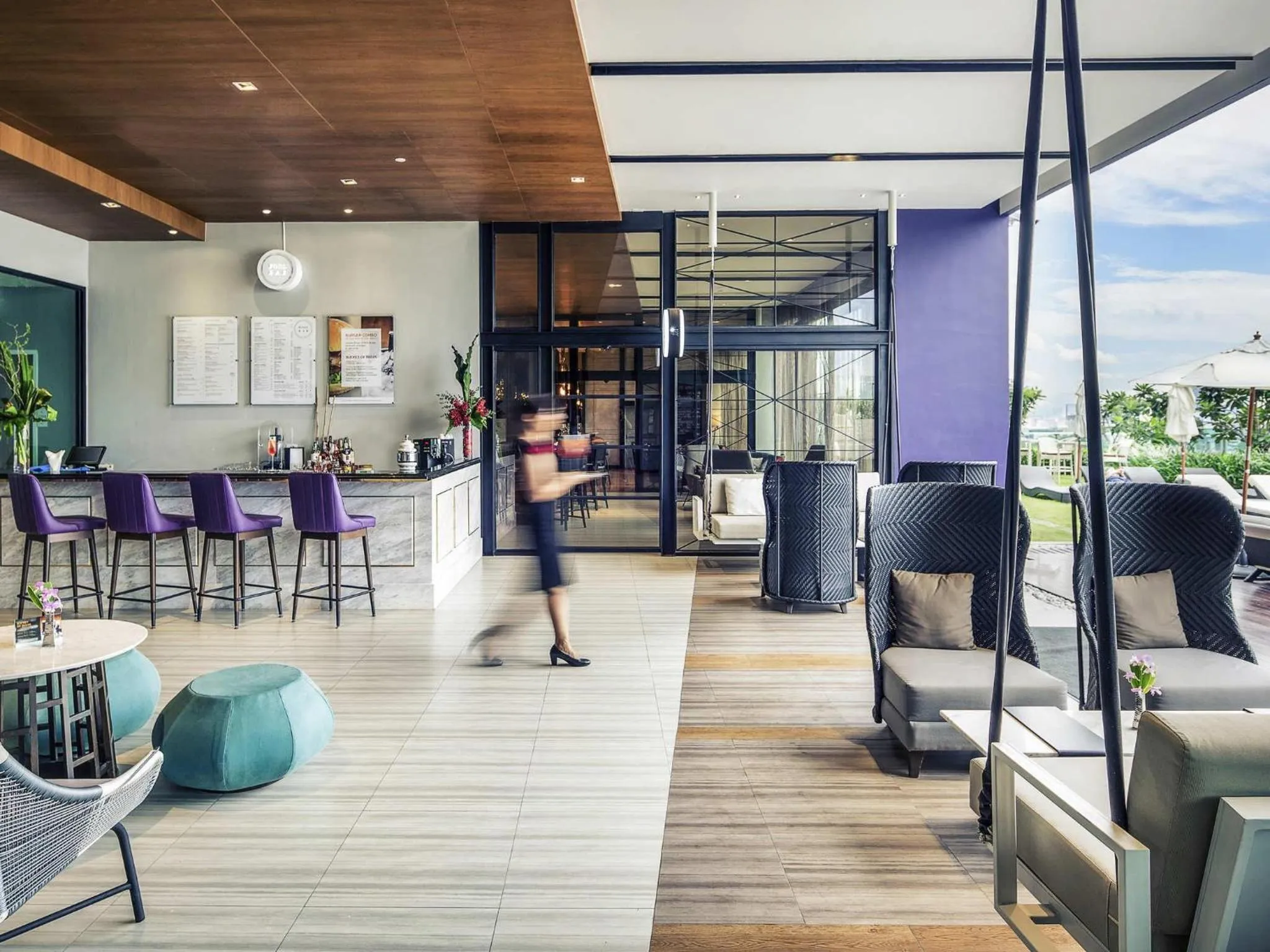 Lounge or bar in Mercure Bangkok Makkasan