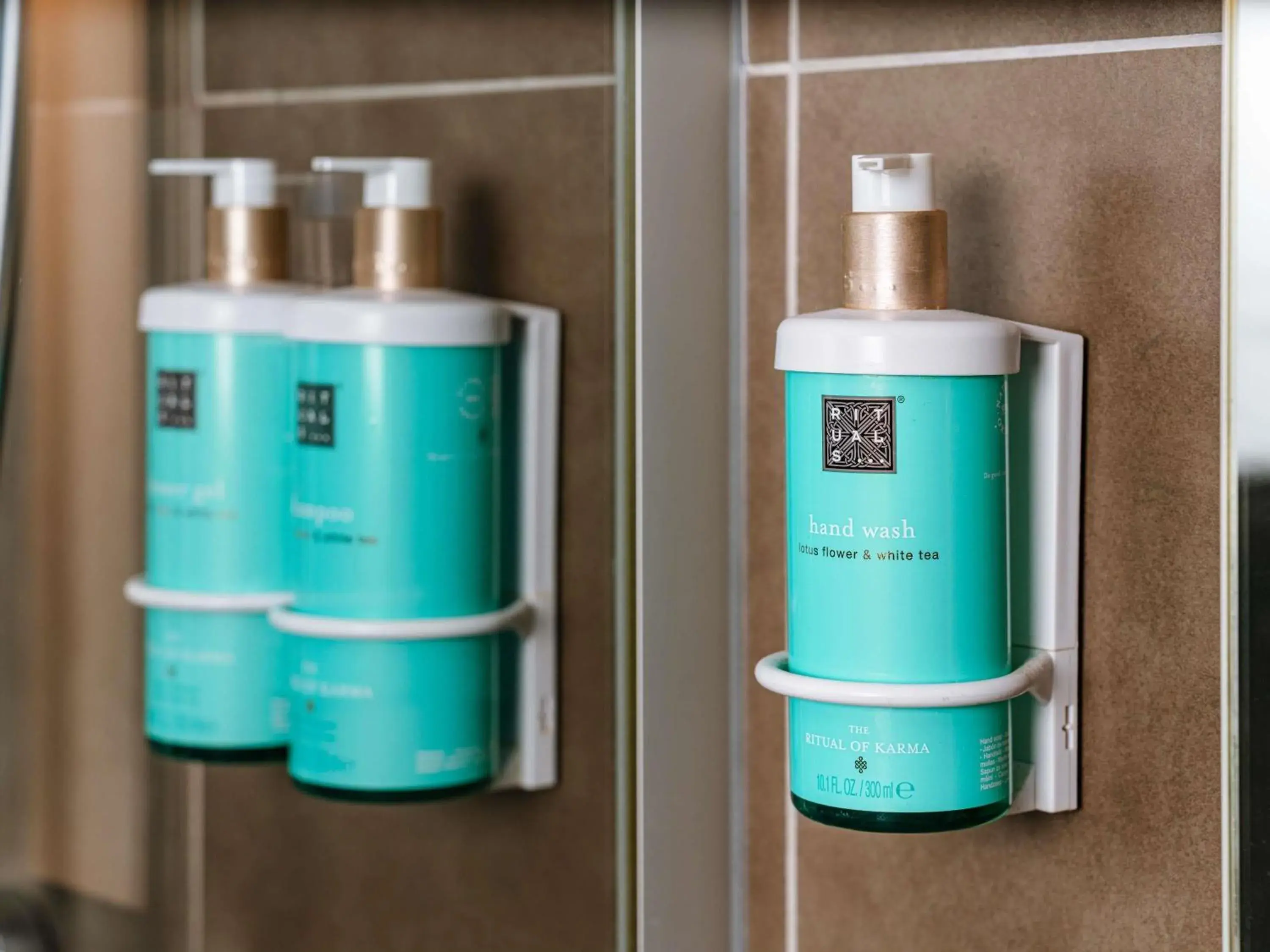 Superior Twin Room with City View in Novotel London Canary Wharf Superior Twin Room with City View in Novotel London Canary Wharf