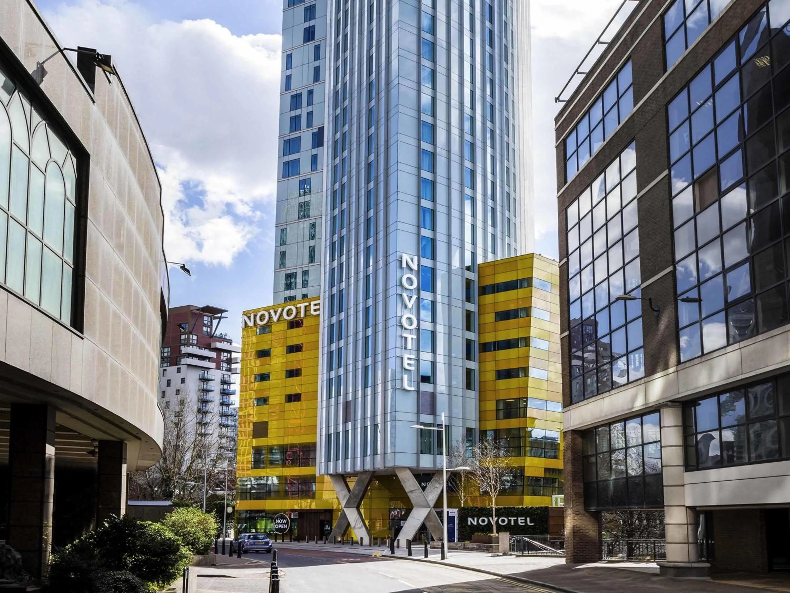 Property building in Novotel London Canary Wharf