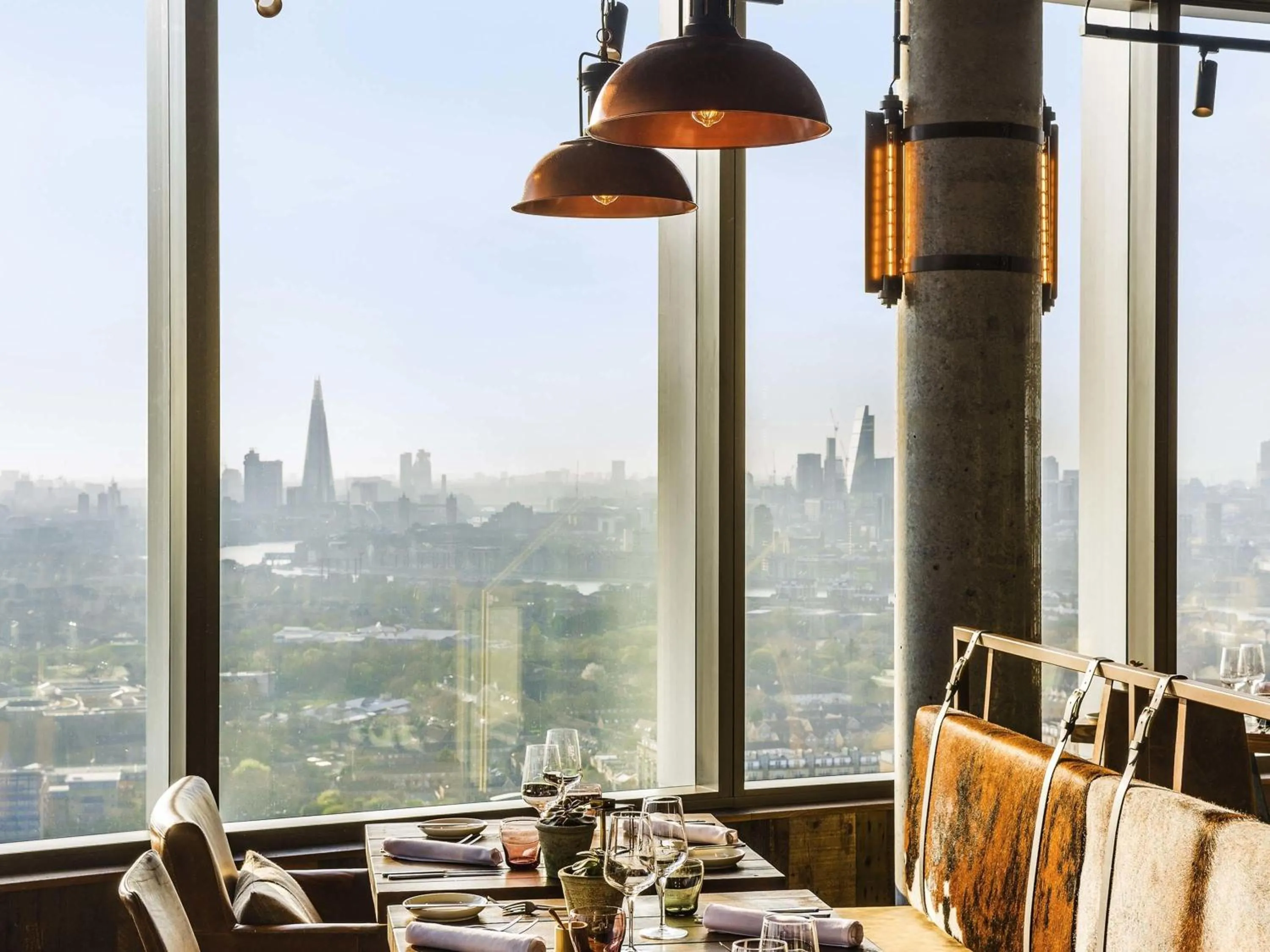 Restaurant/places to eat in Novotel London Canary Wharf