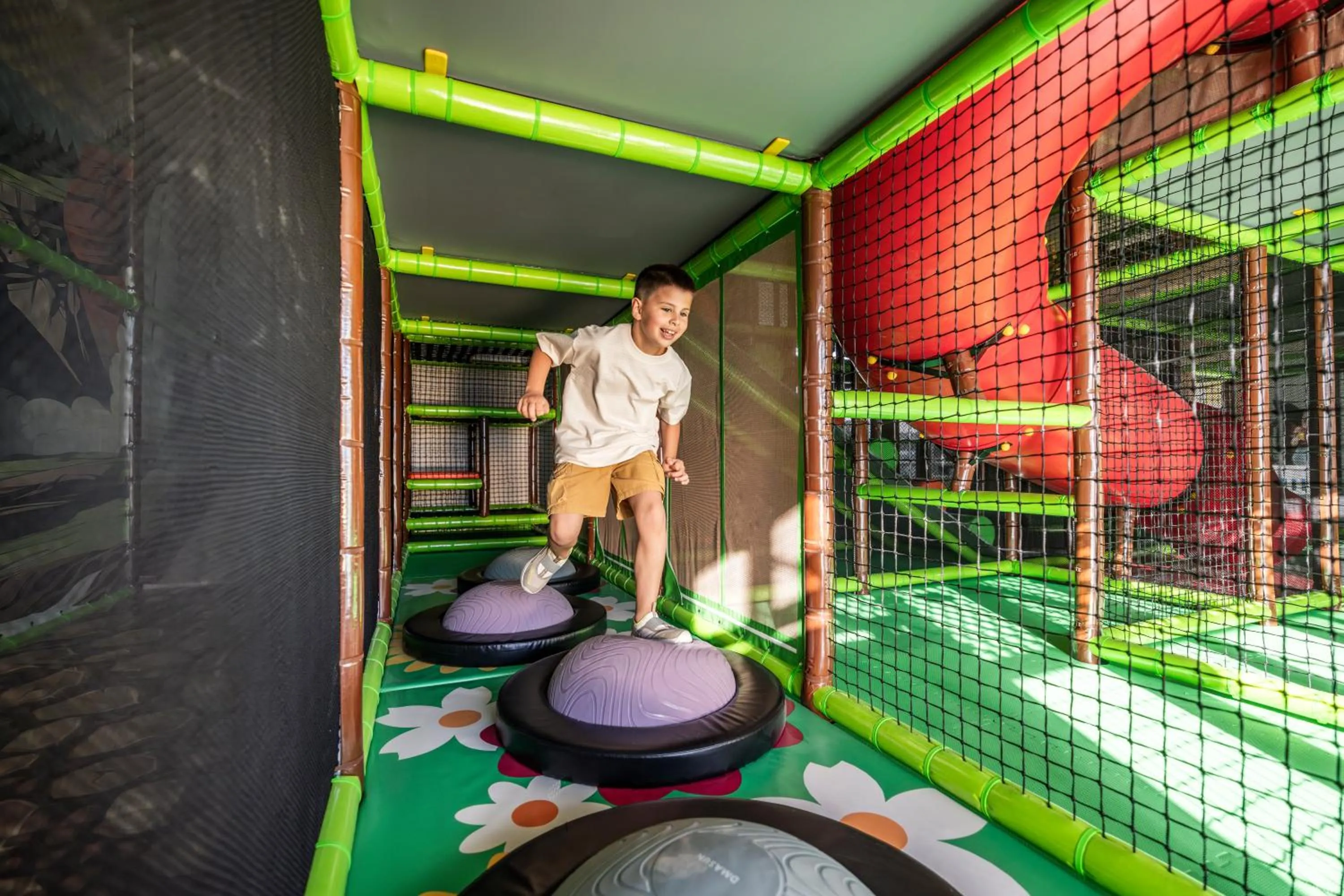 People in Falkensteiner Club Funimation Borik