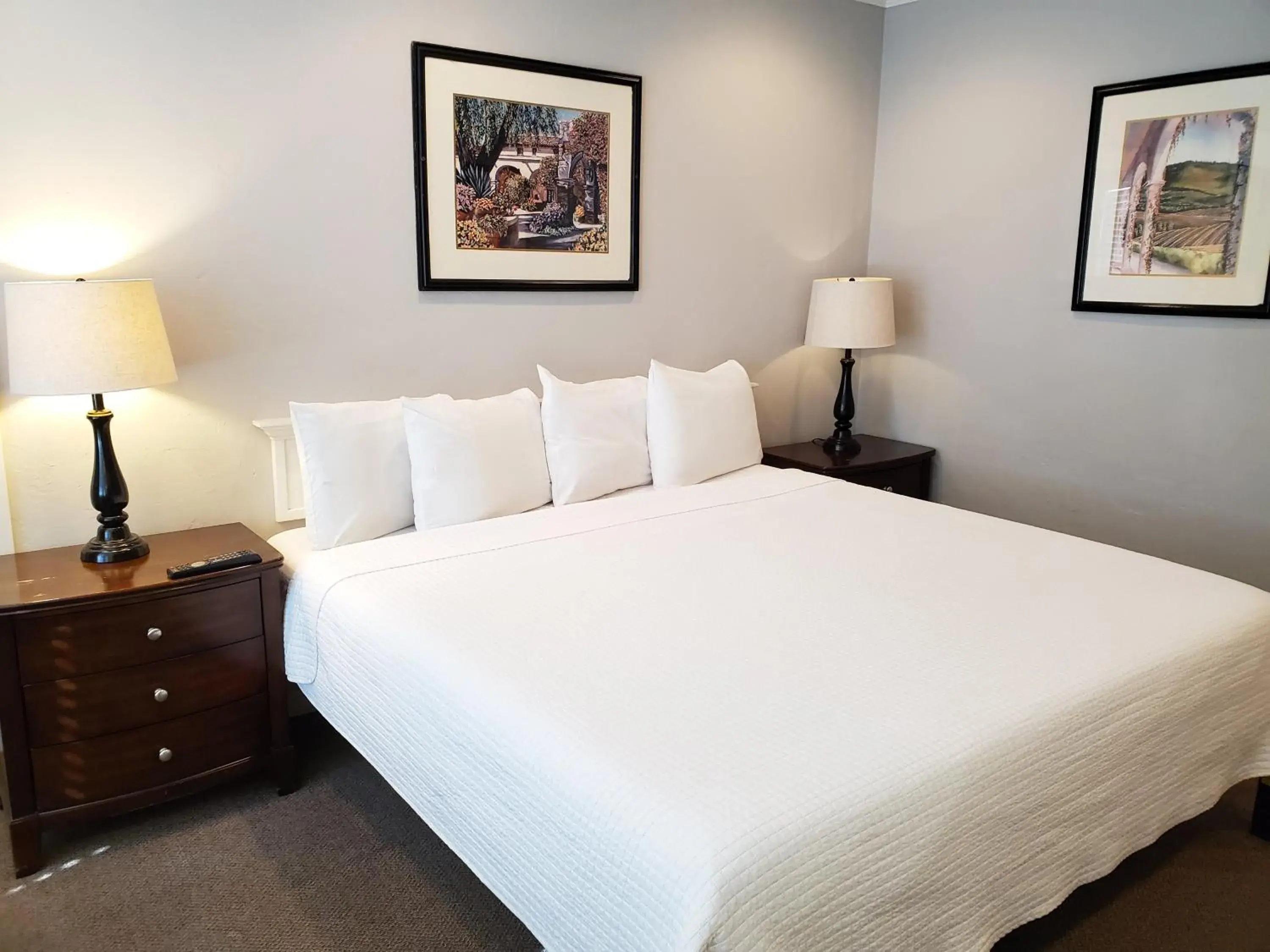 Standard King Room in Coronado Inn Standard King Room in Coronado Inn