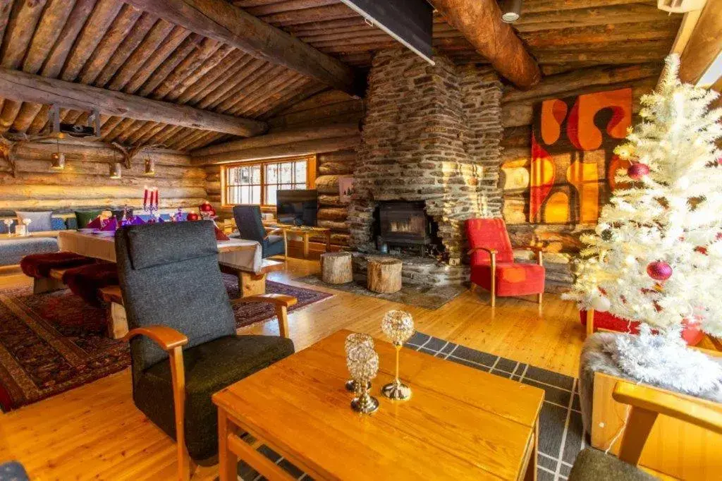 Living room in Kuukkeli Log Houses Aurora Resort Living room in Kuukkeli Log Houses Aurora Resort