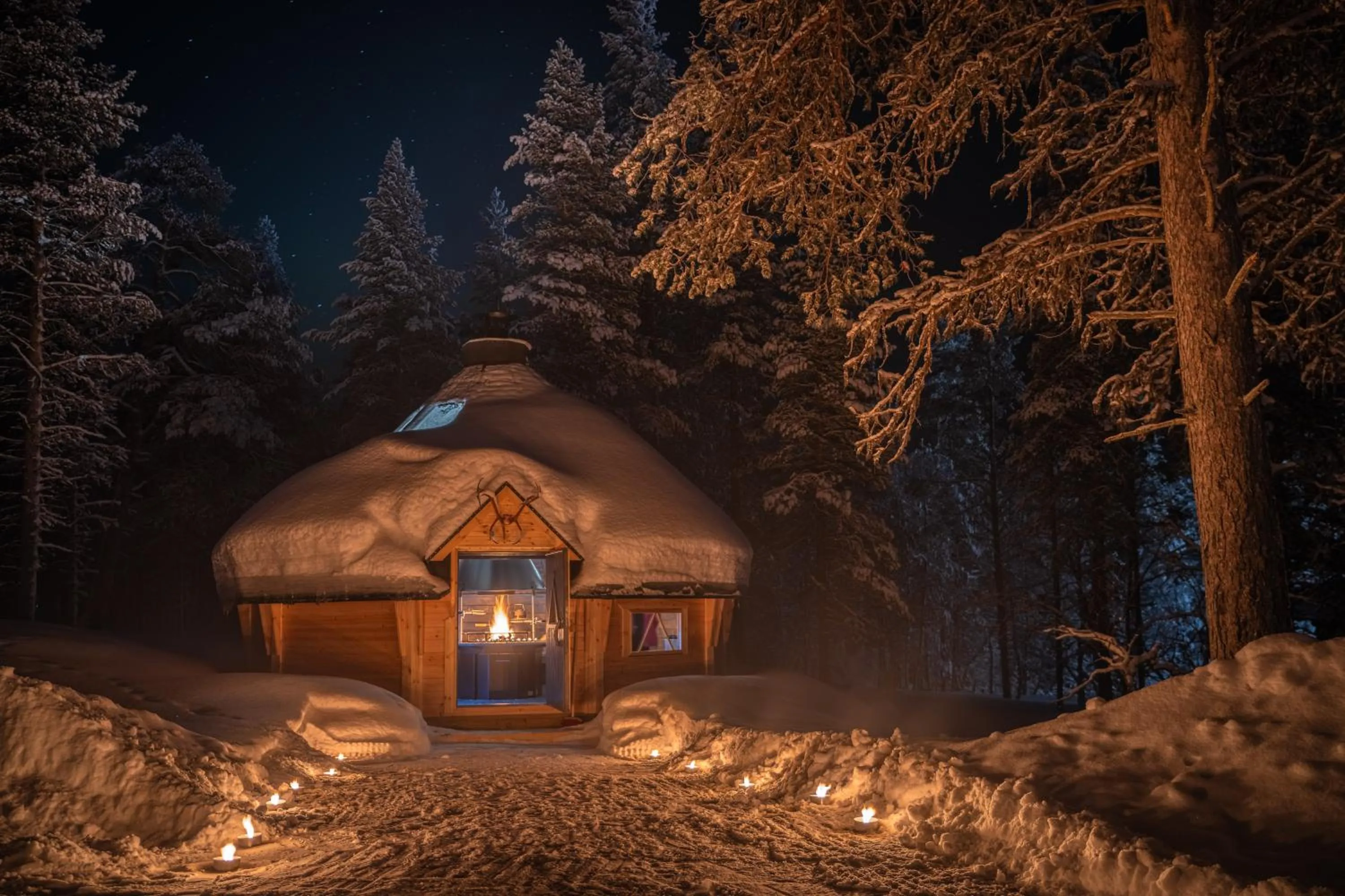 BBQ facilities in Kuukkeli Log Houses Aurora Resort