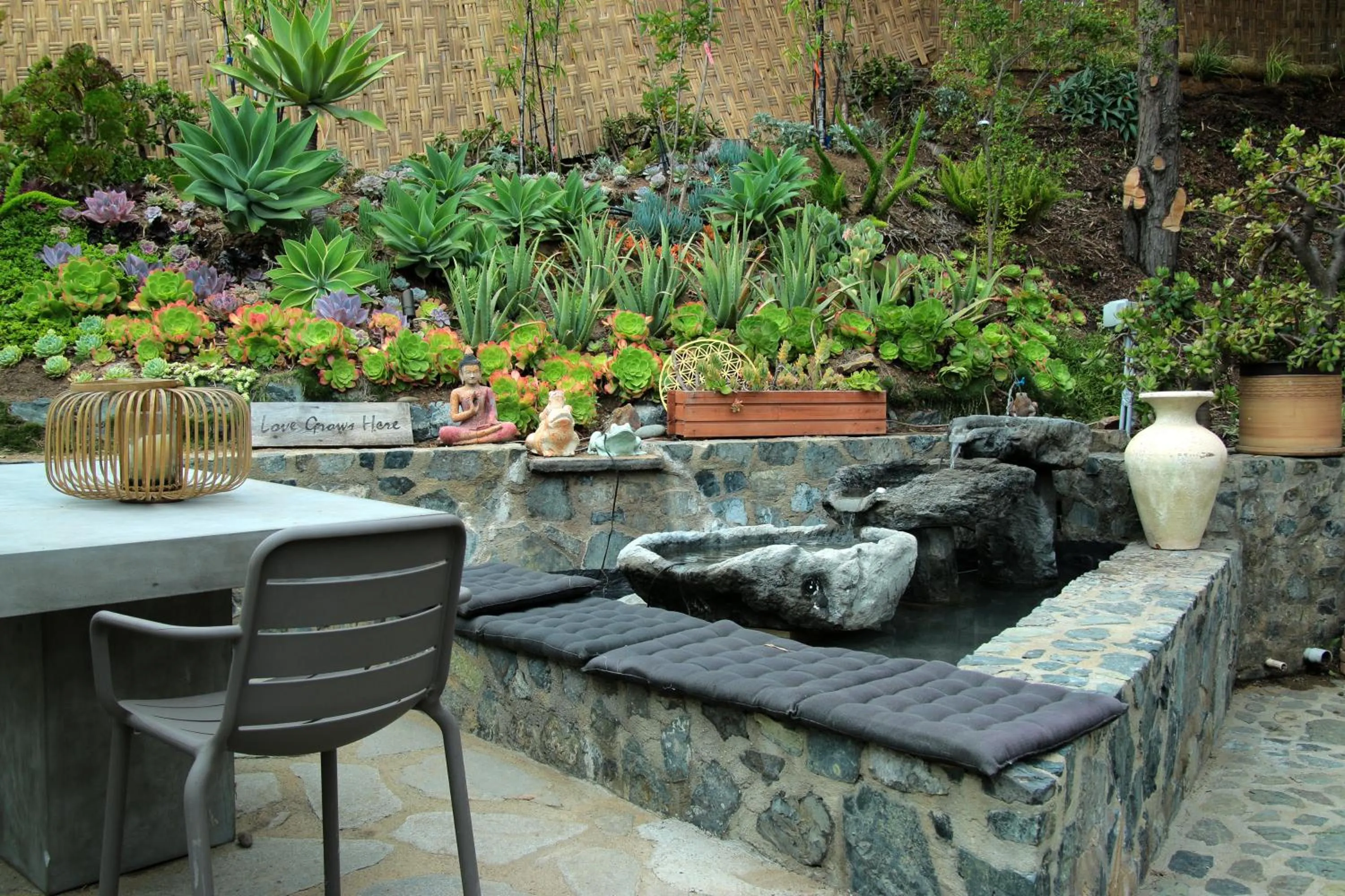 Patio in Inn at Moonlight Beach