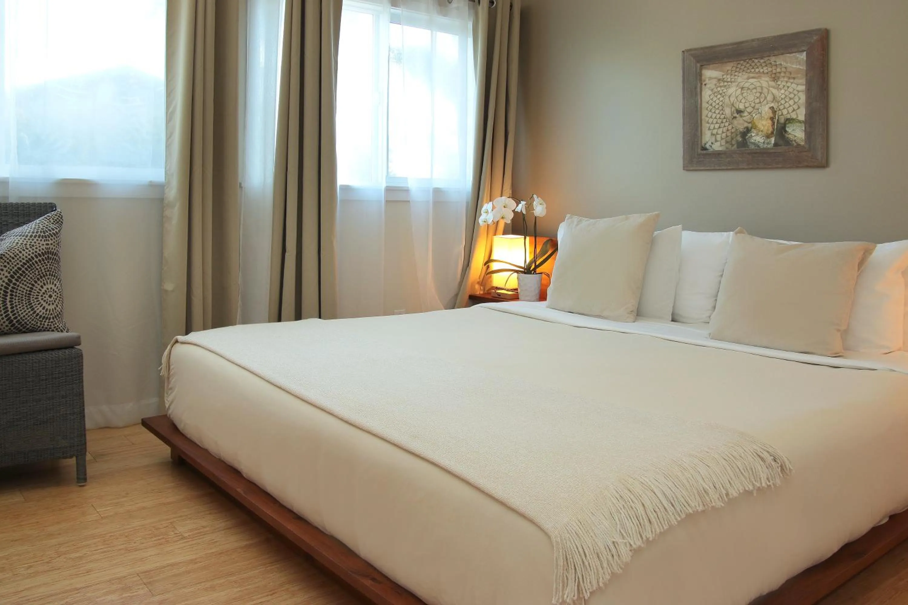 Bed in Inn at Moonlight Beach