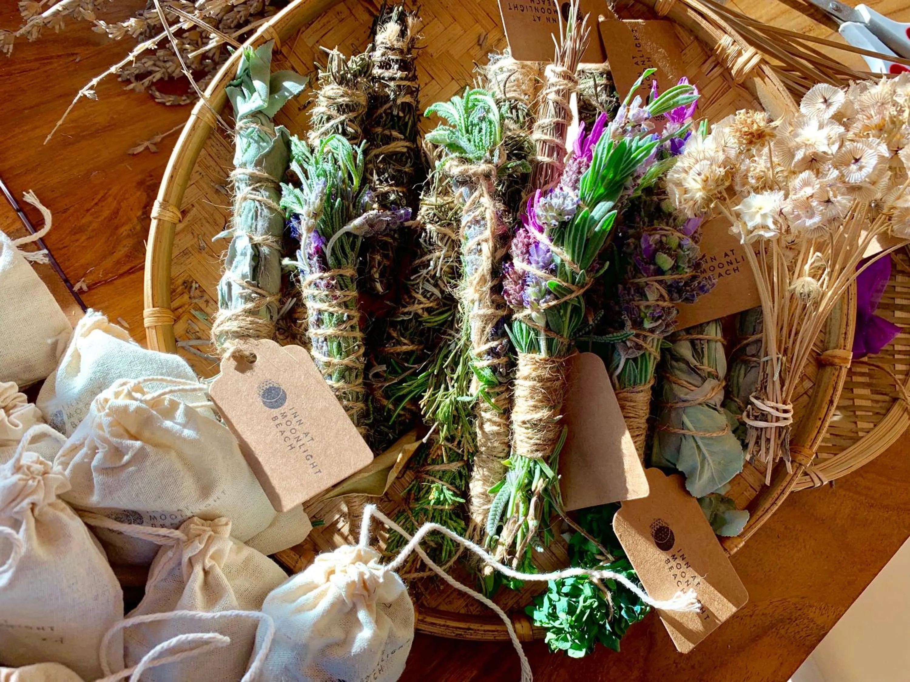 Entertainment in Inn at Moonlight Beach