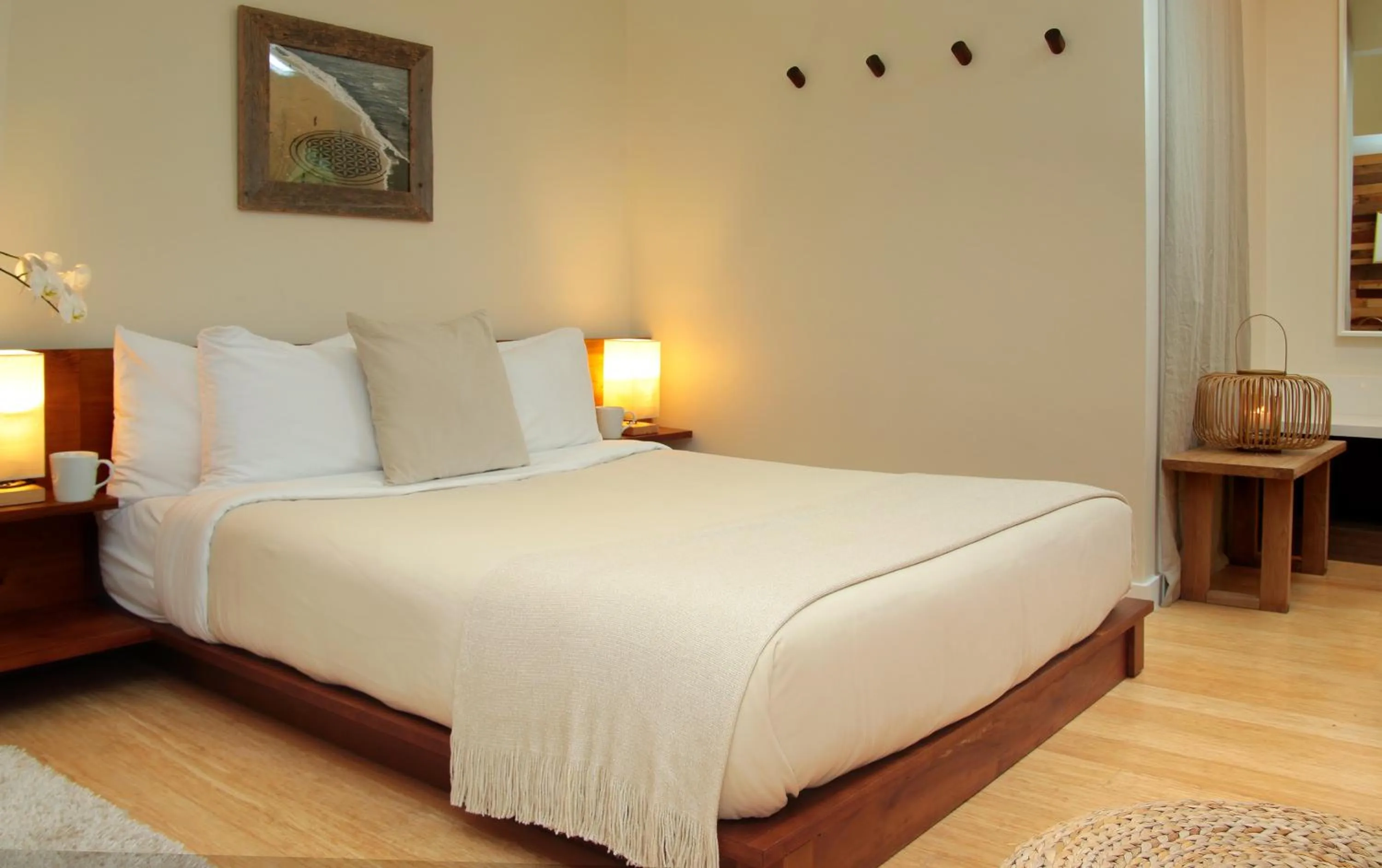 Bed in Inn at Moonlight Beach