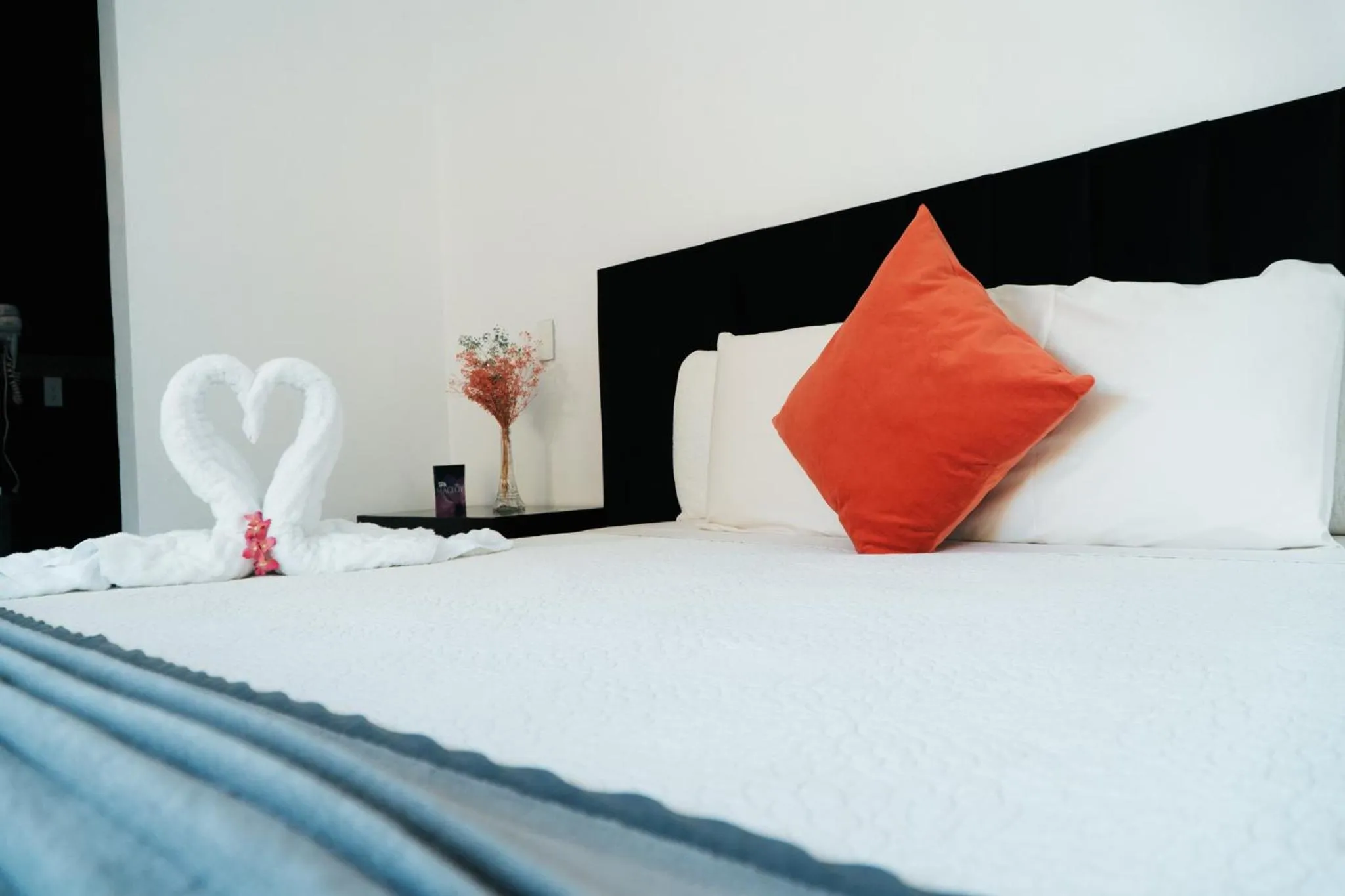 Bed in Rancho Macloy Hotel Spa & Social Events