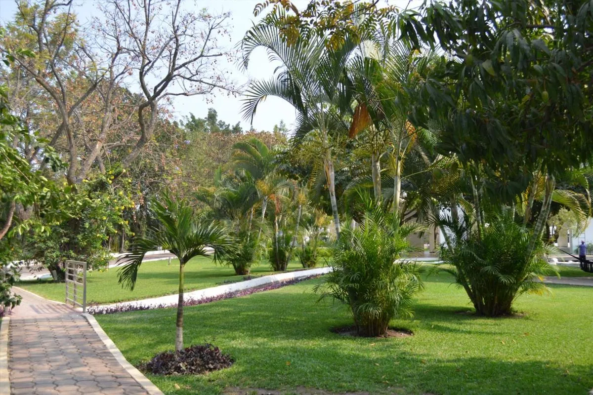 Garden in Rancho Macloy Hotel Spa & Social Events