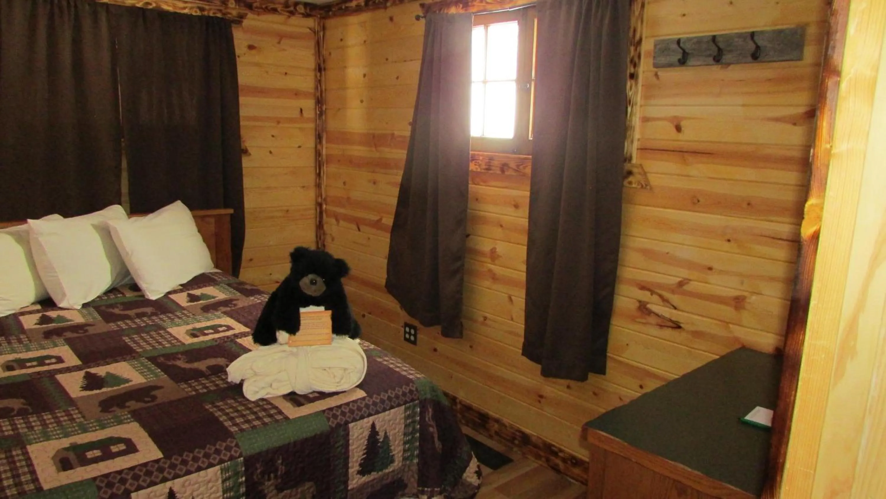 Bed in Spearfish Canyon Lodge