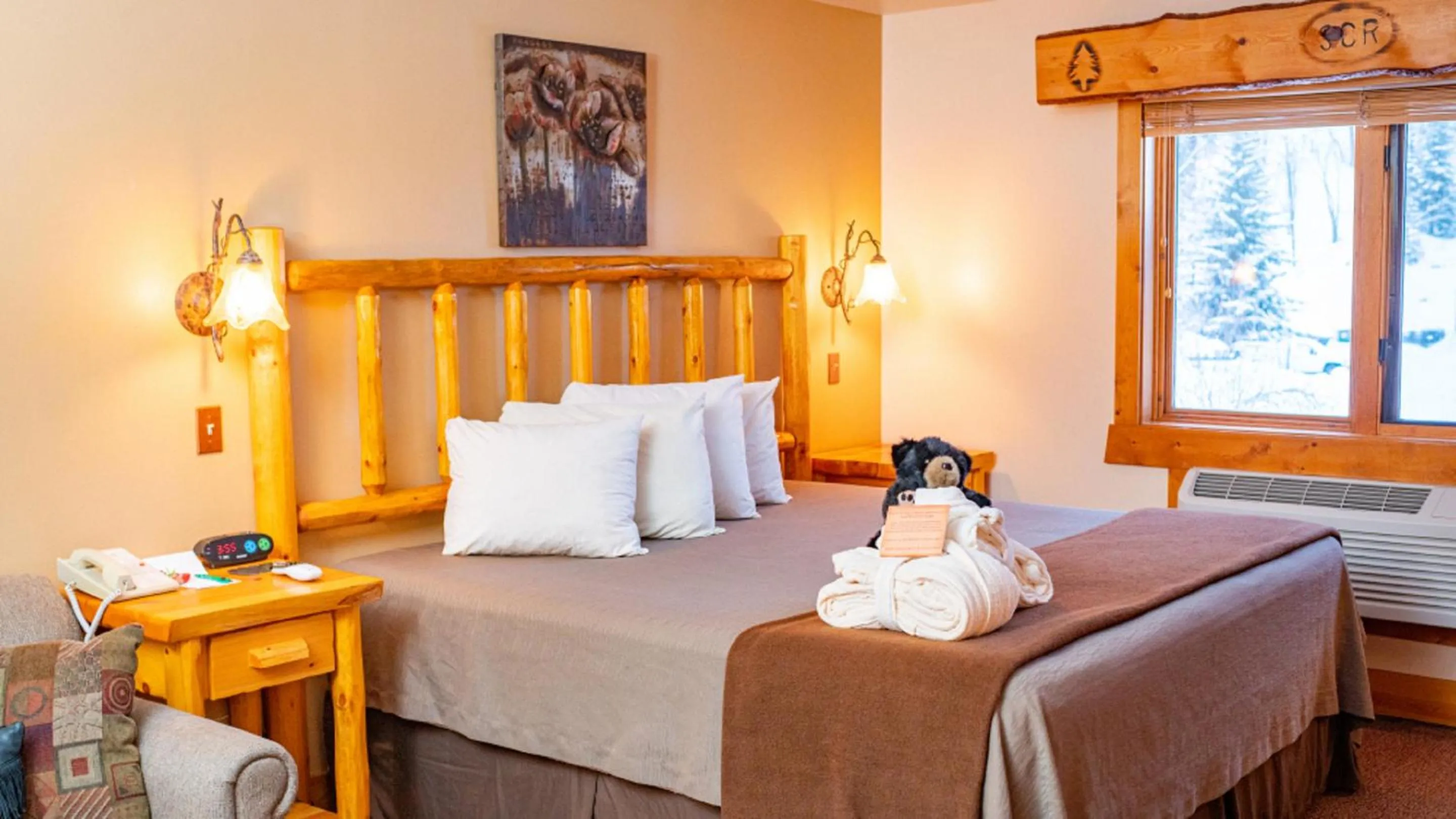 Bed in Spearfish Canyon Lodge