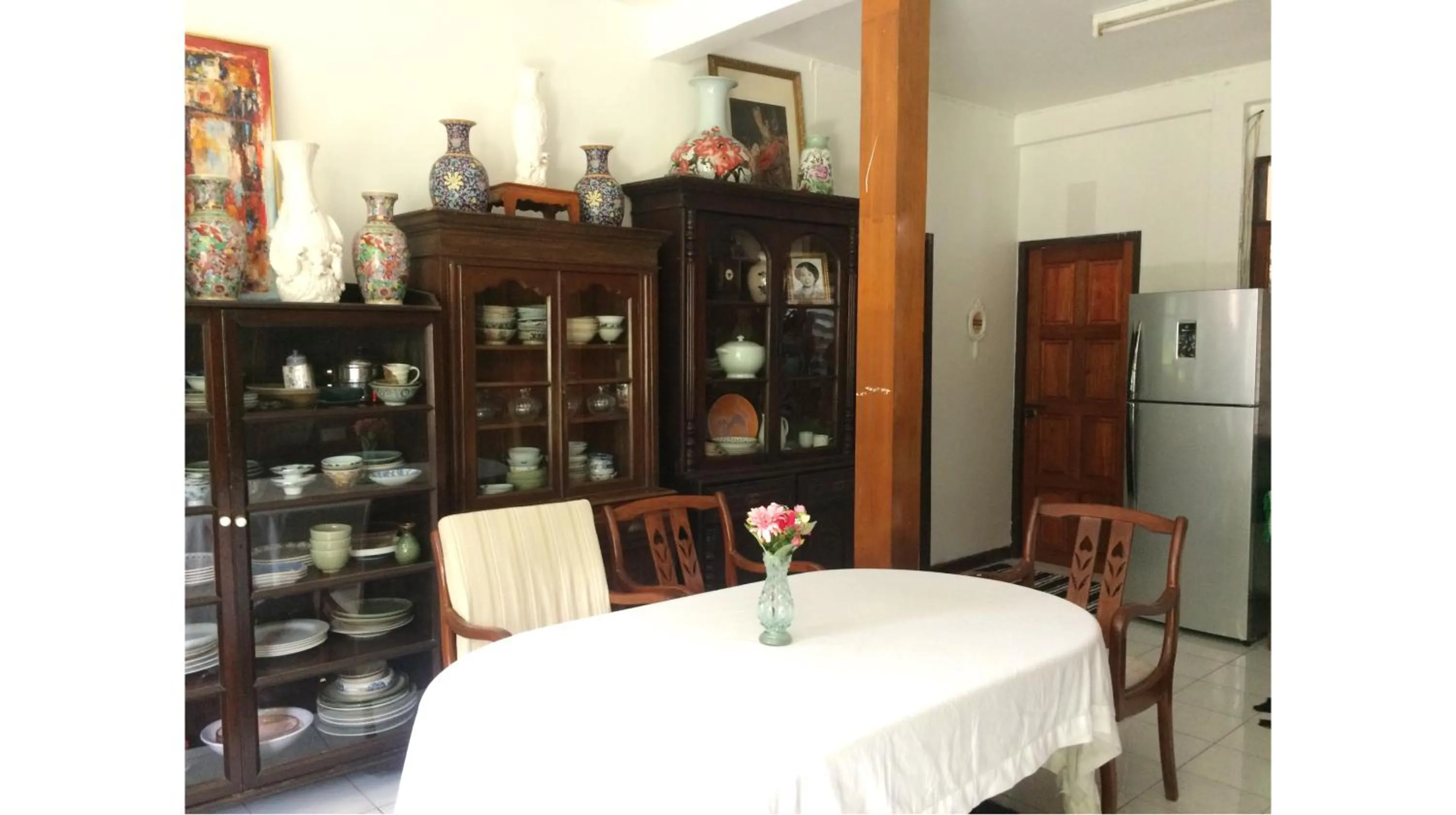 Communal lounge/ TV room in Many Trees