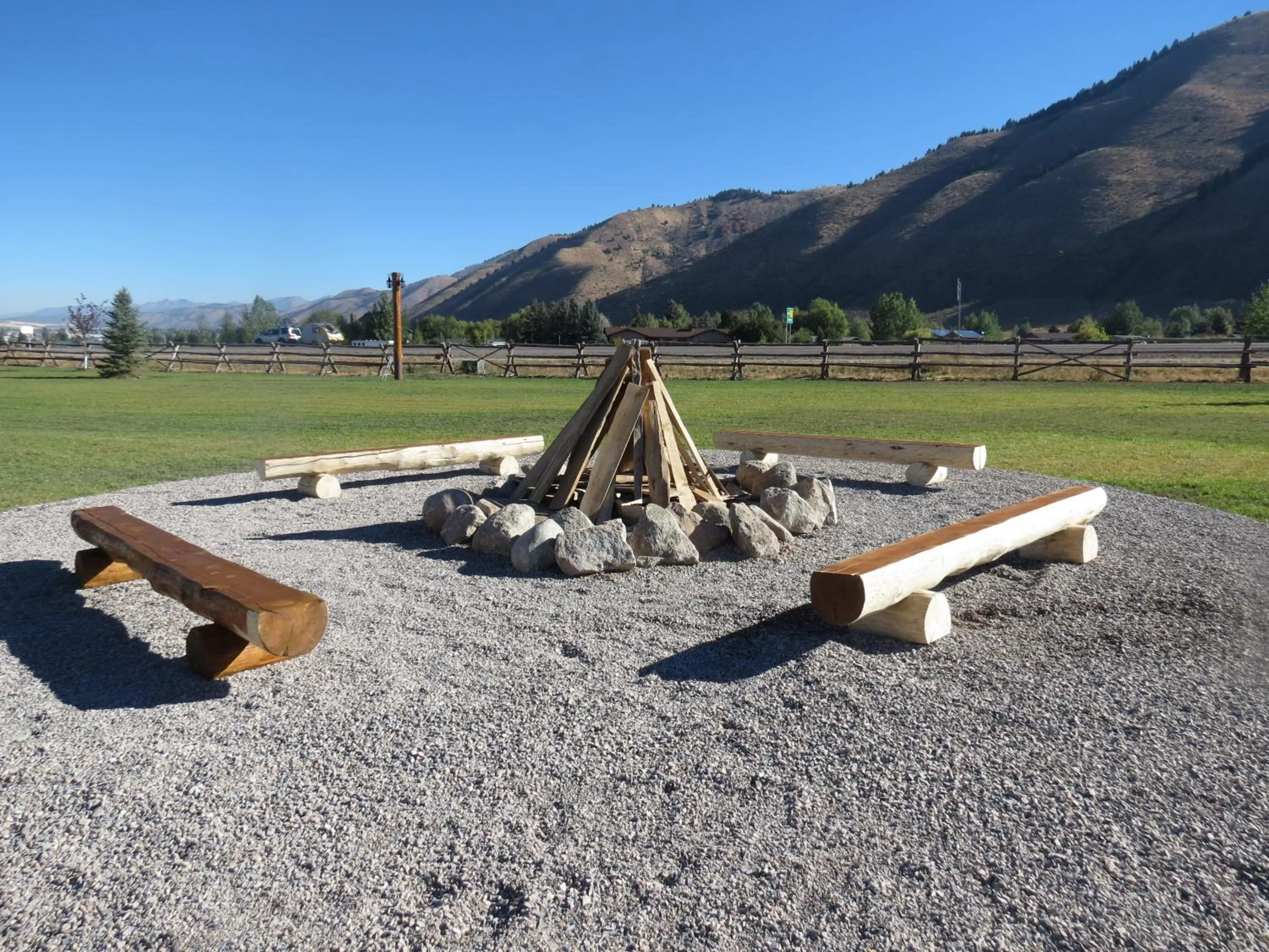 Evening entertainment in Kodiak Mountain Resort