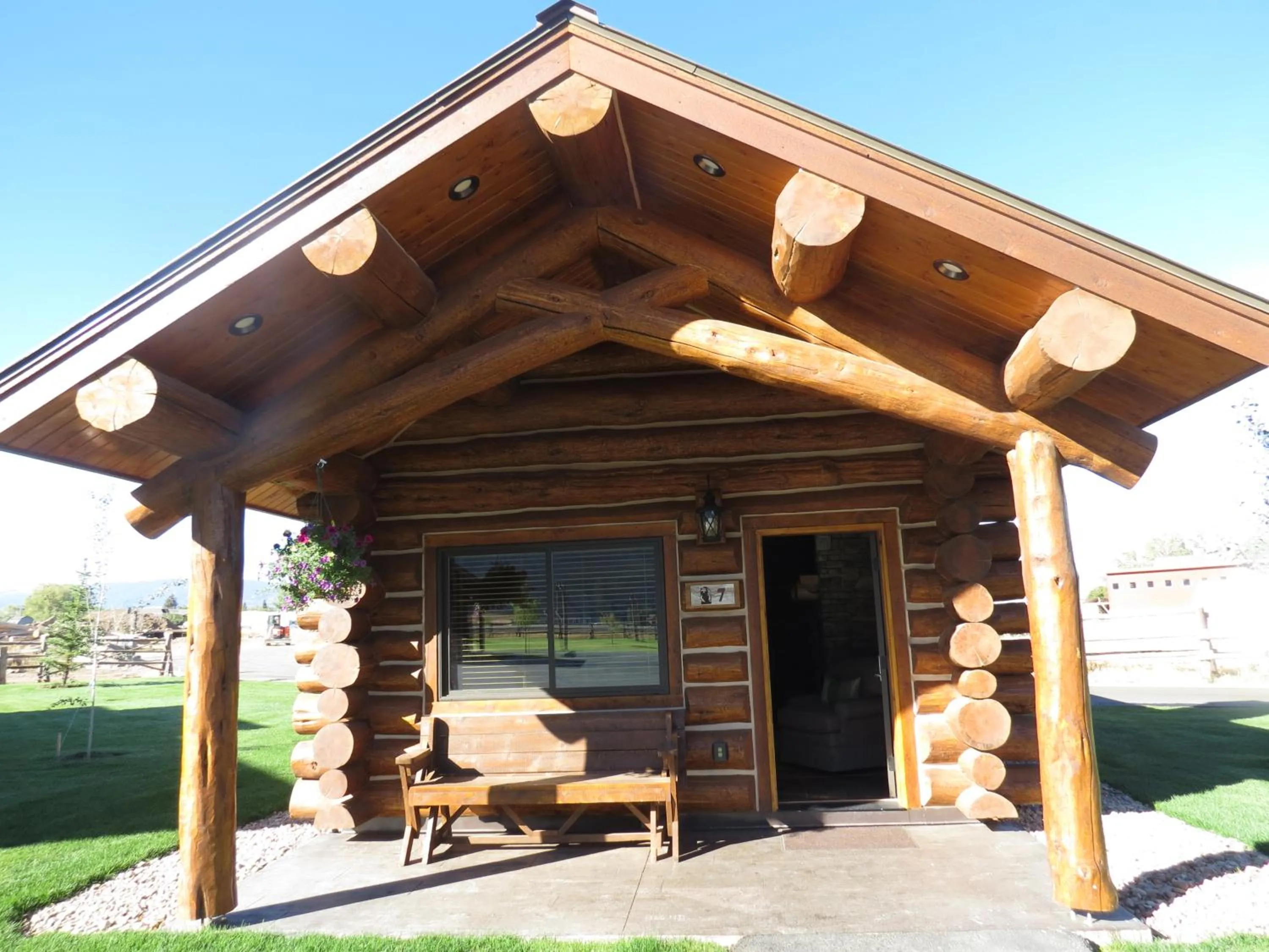 Facade/entrance in Kodiak Mountain Resort