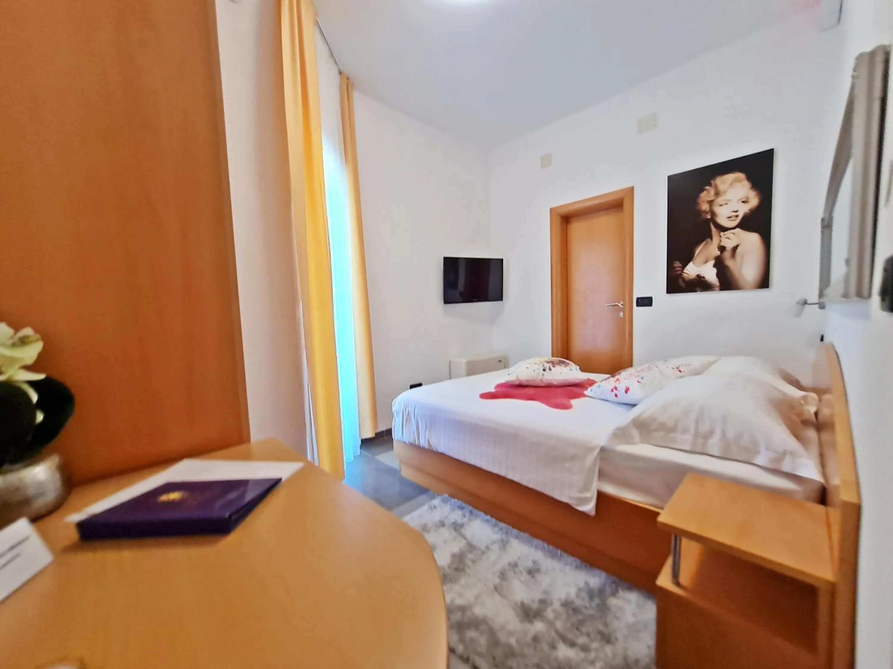 Bedroom, Bed in Hotel Sunce