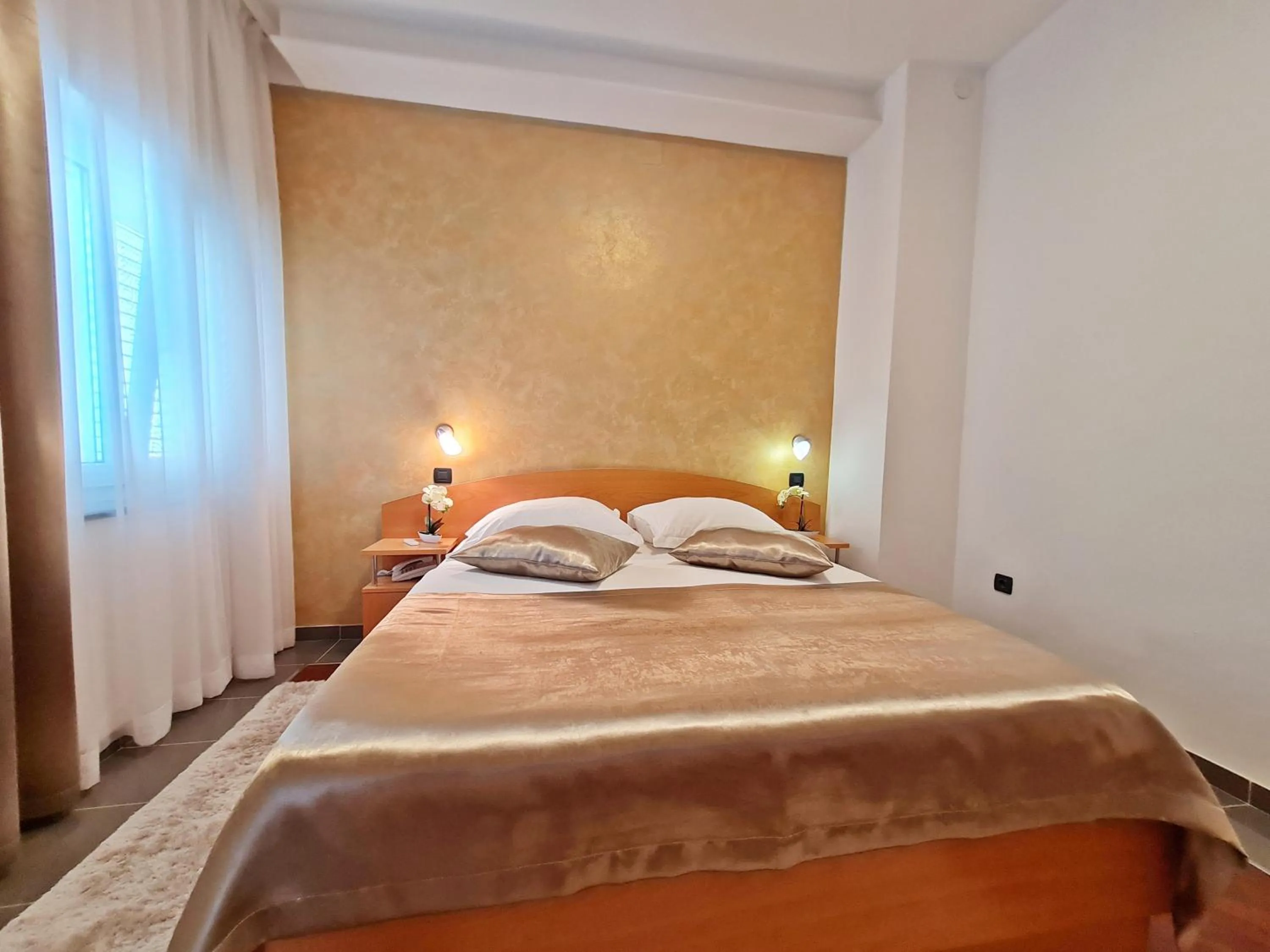 View (from property/room), Bed in Hotel Sunce