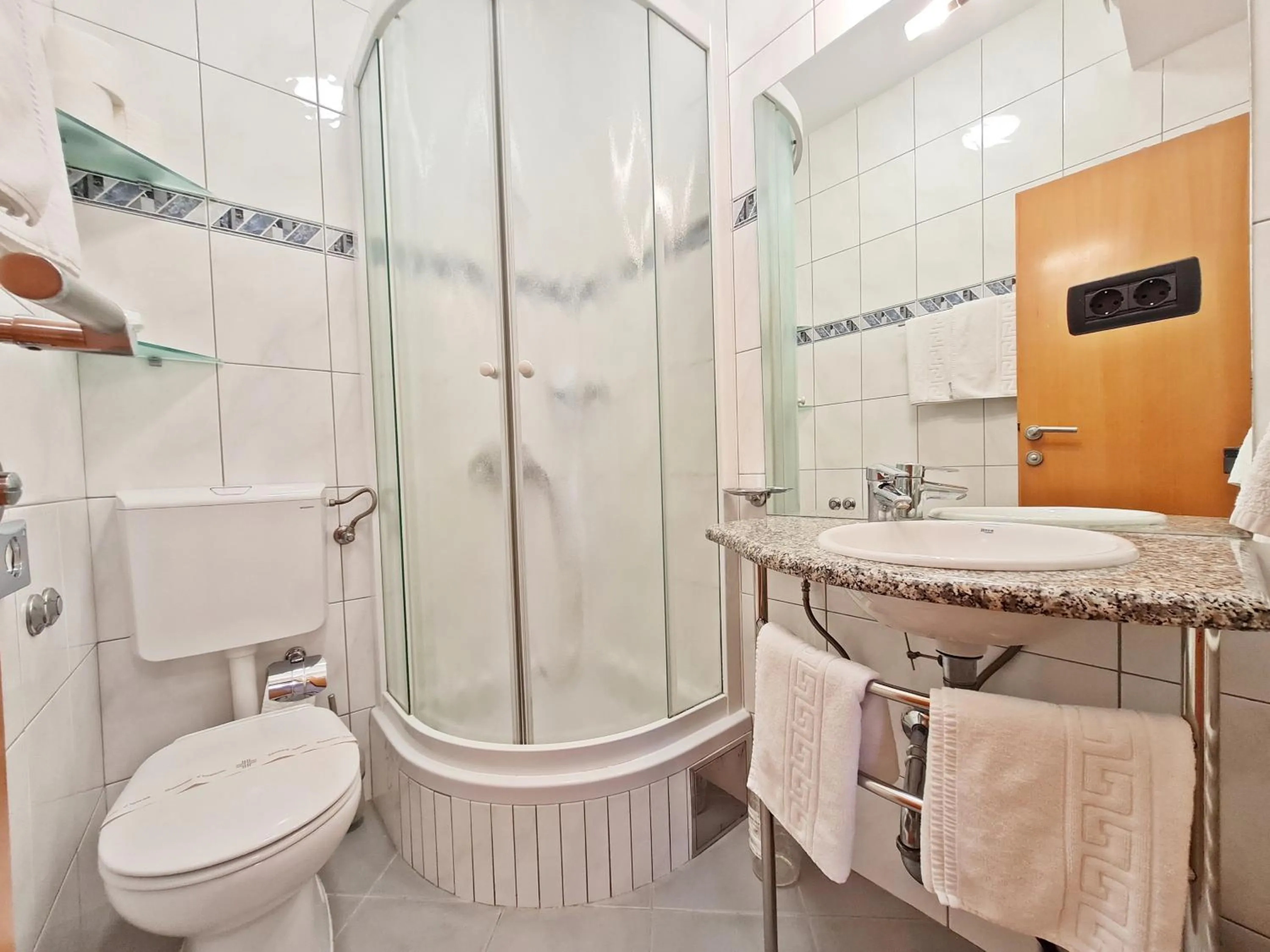 Toilet in Hotel Sunce