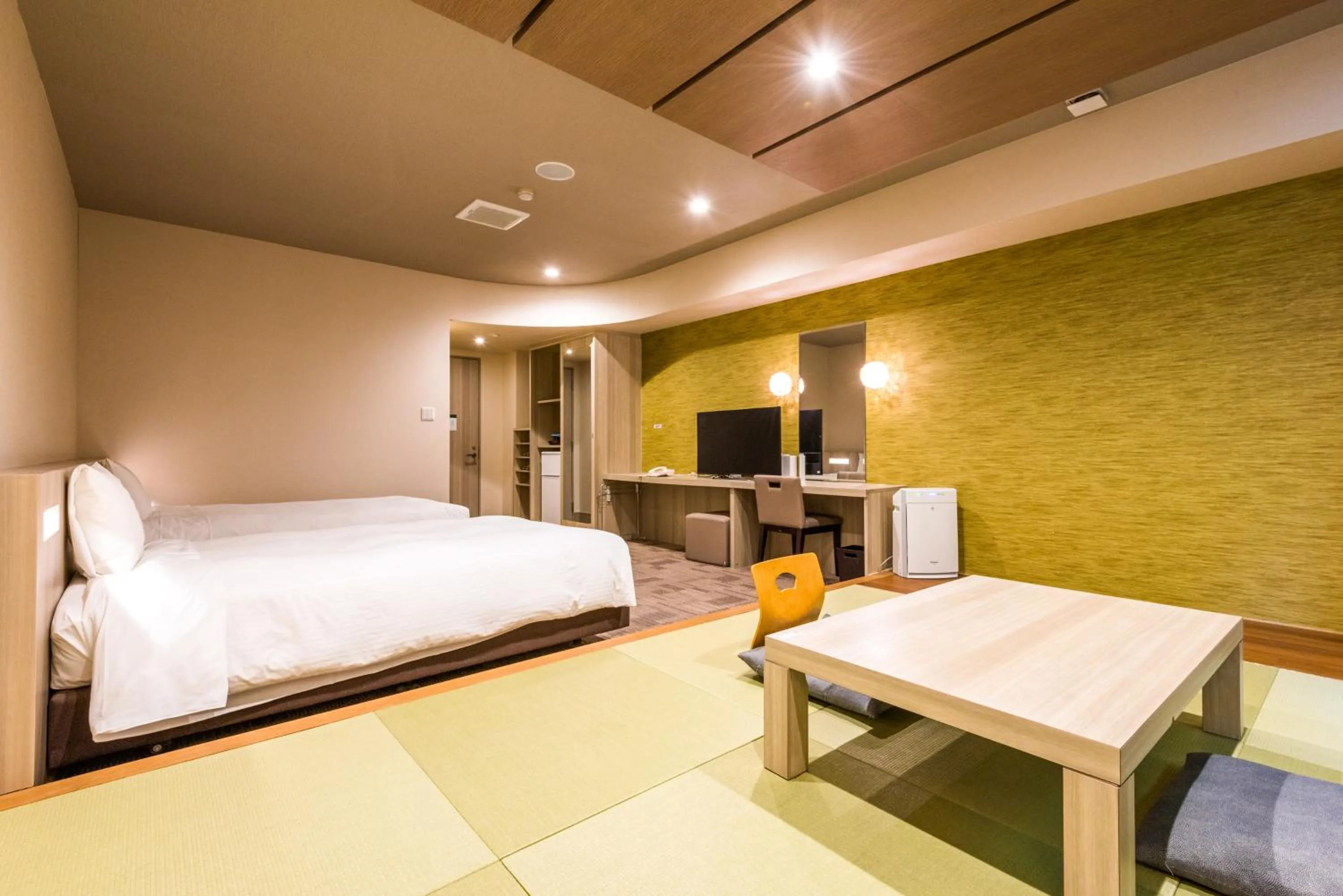 Photo of the whole room, Bed in Ooedo Onsen Monogatari Premium Ikaho