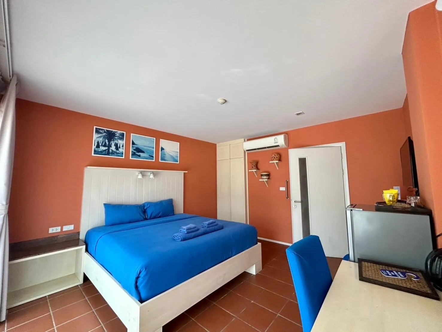 Bed in GrandBlue Resort & Beachclub