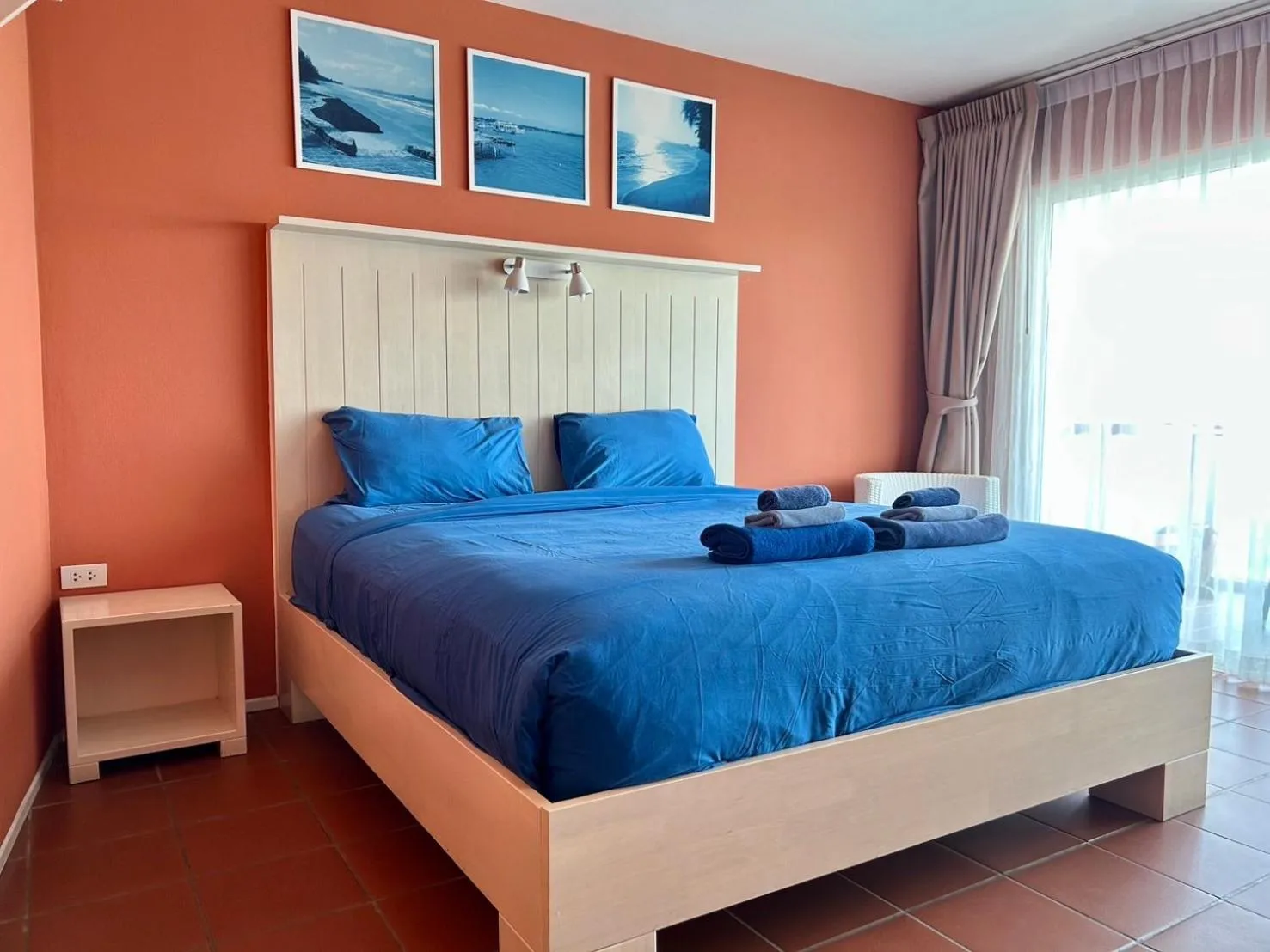 Bed in GrandBlue Resort & Beachclub
