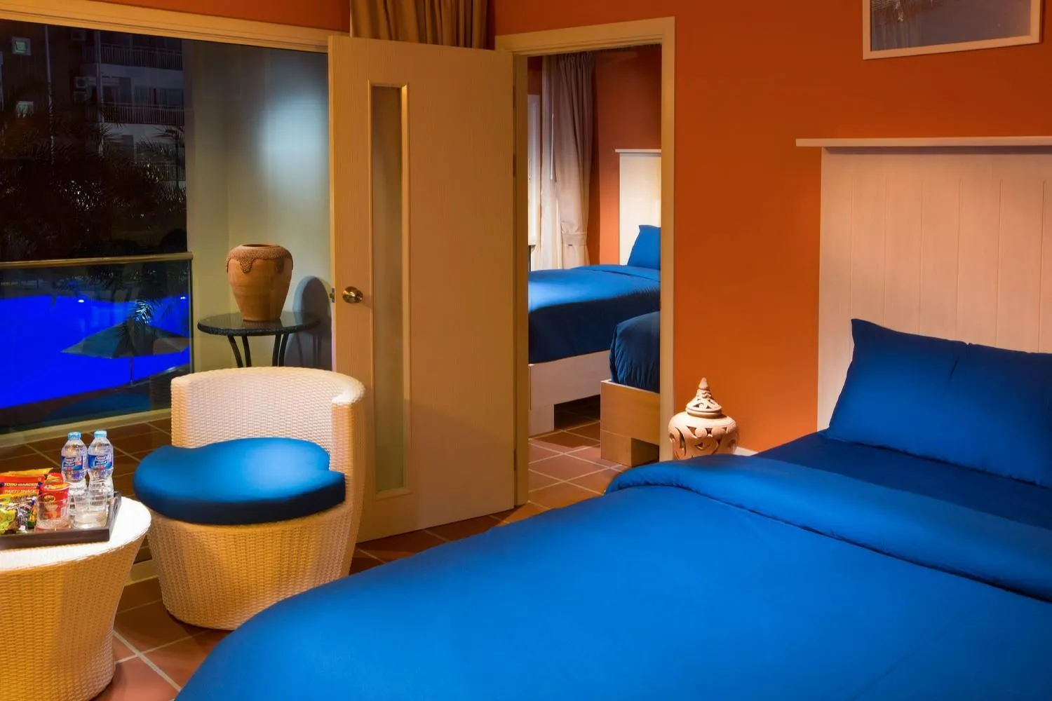 Bed in GrandBlue Resort & Beachclub