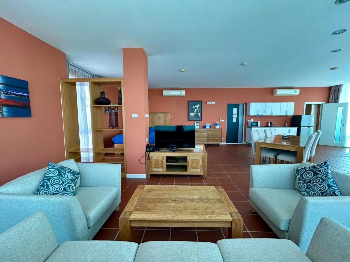 GrandBlue Resort & Beachclub