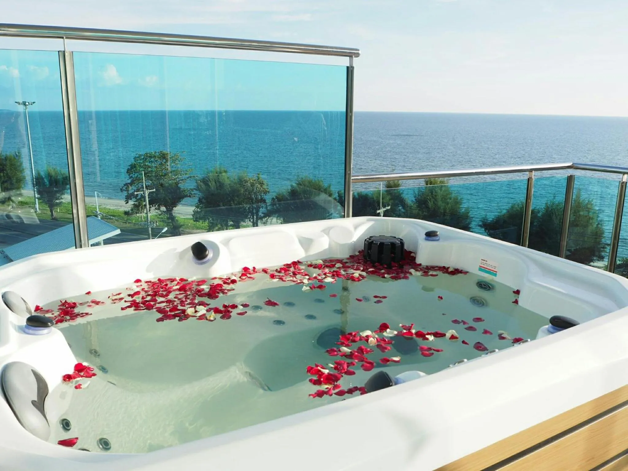 GrandBlue Resort & Beachclub