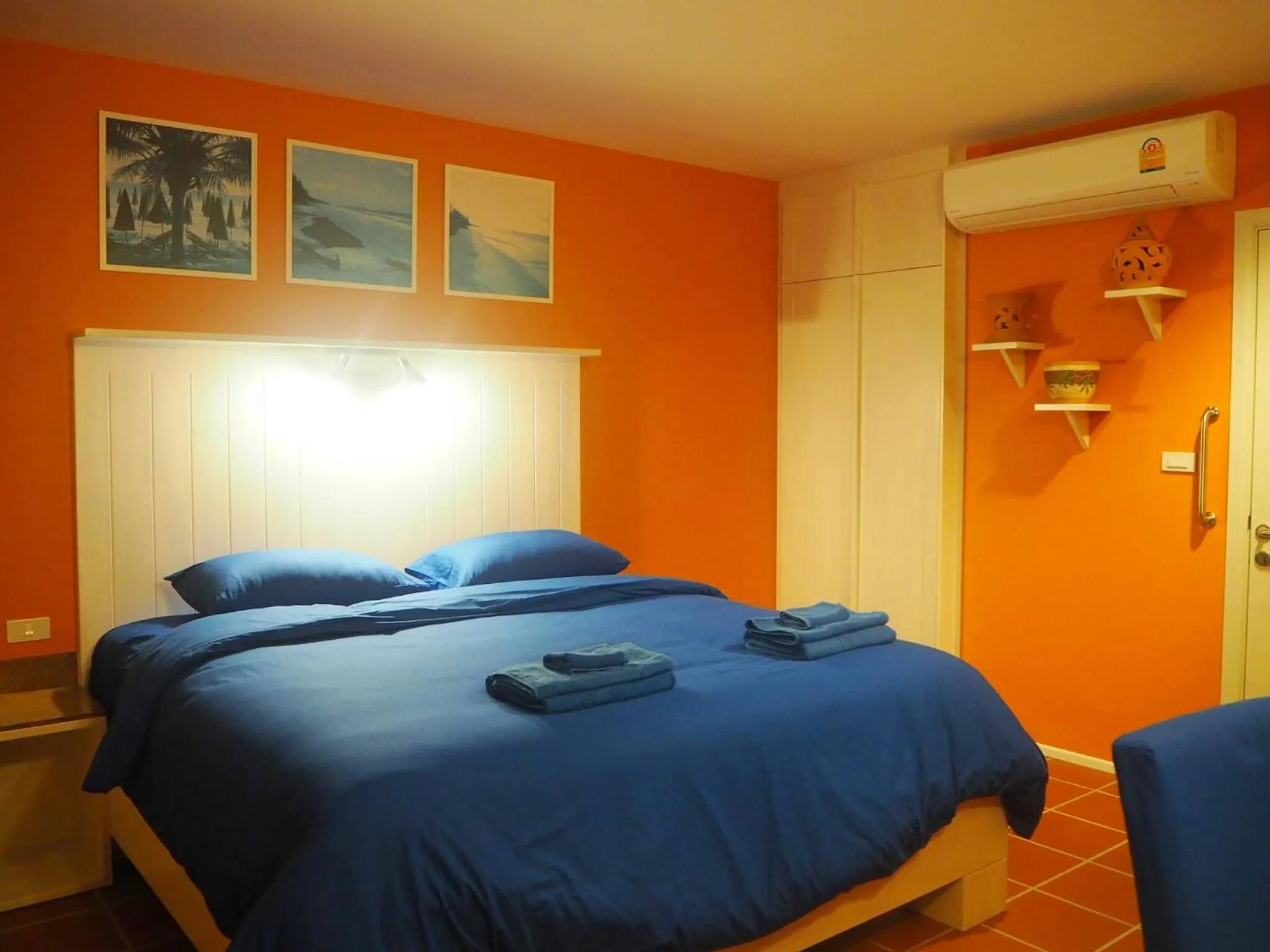 Bed in GrandBlue Resort & Beachclub