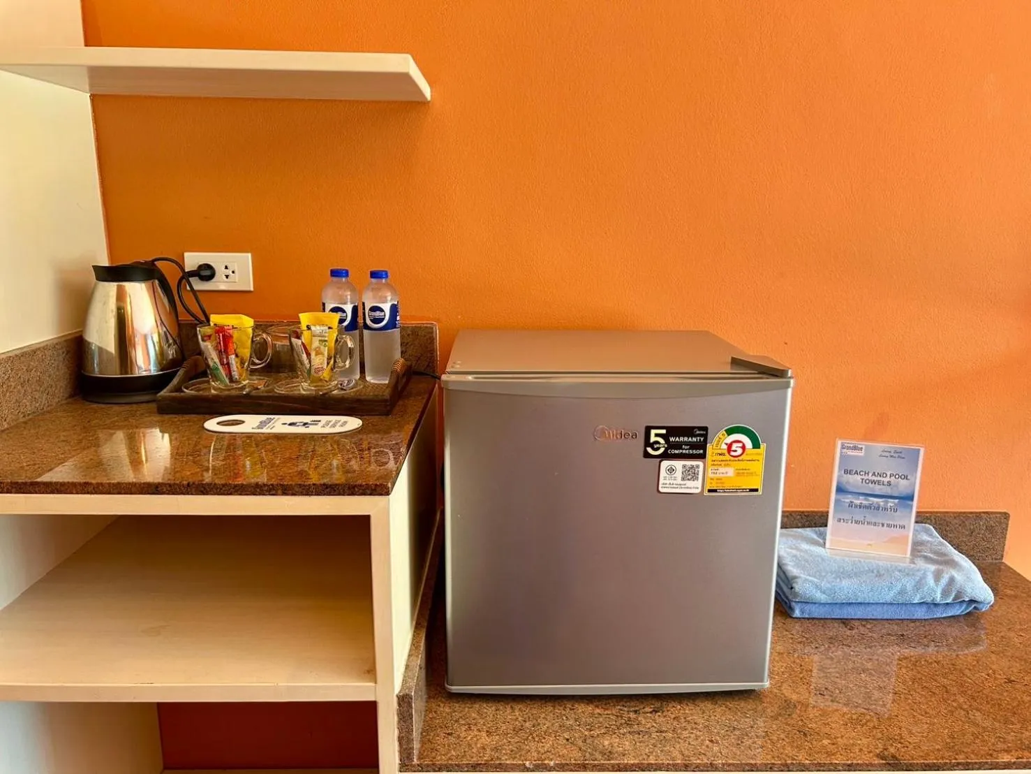 Coffee/tea facilities in GrandBlue Resort & Beachclub