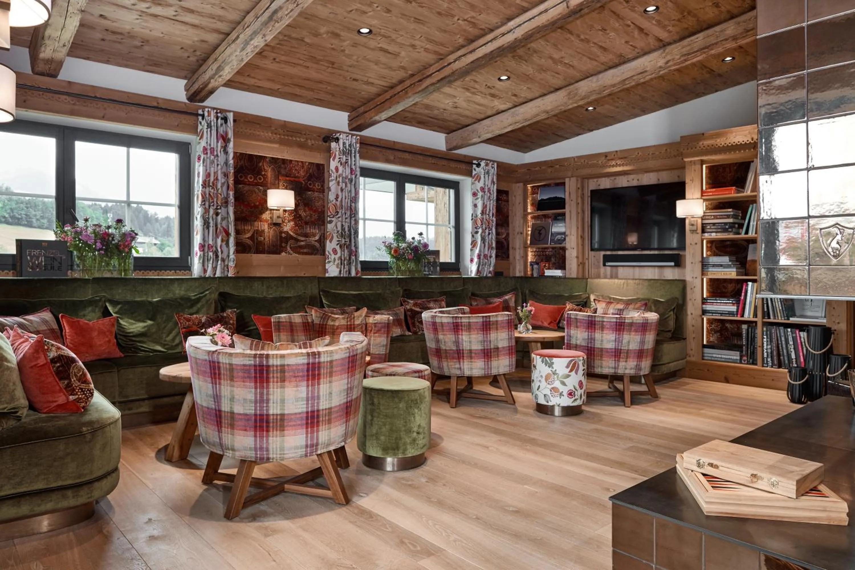 Library in Kitzbühel Lodge