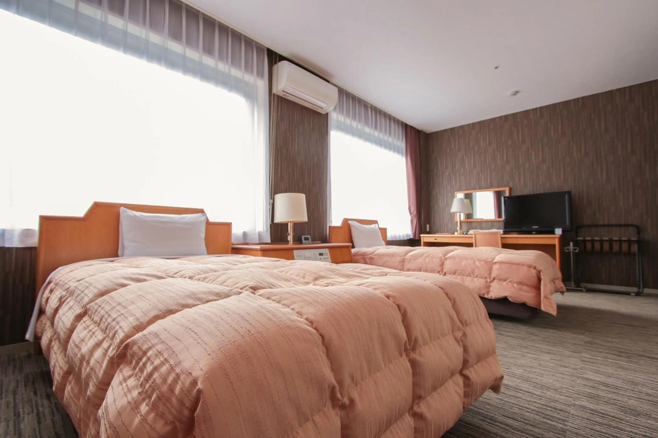 Bed in Ooedo Onsen Monogatari Kimitsu no Mori