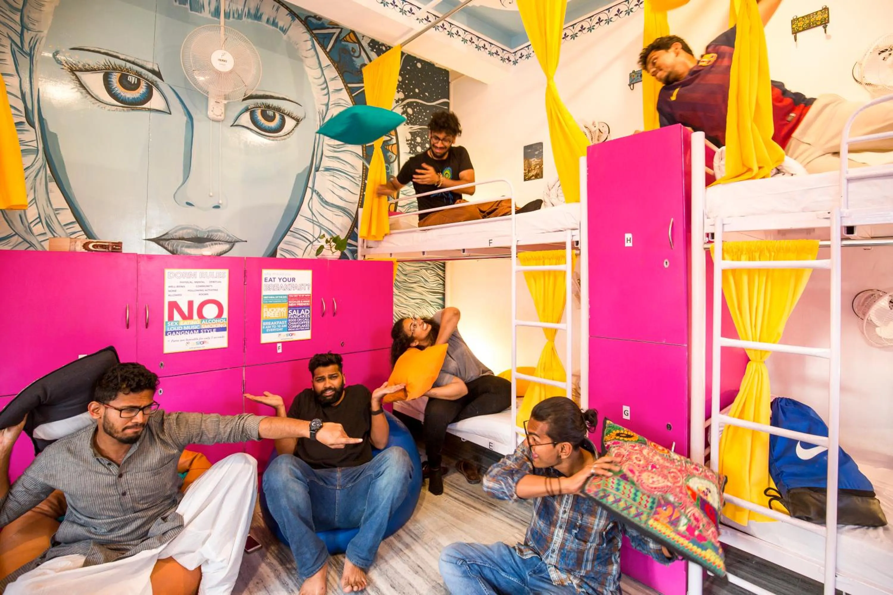 bunk bed in goSTOPS Udaipur