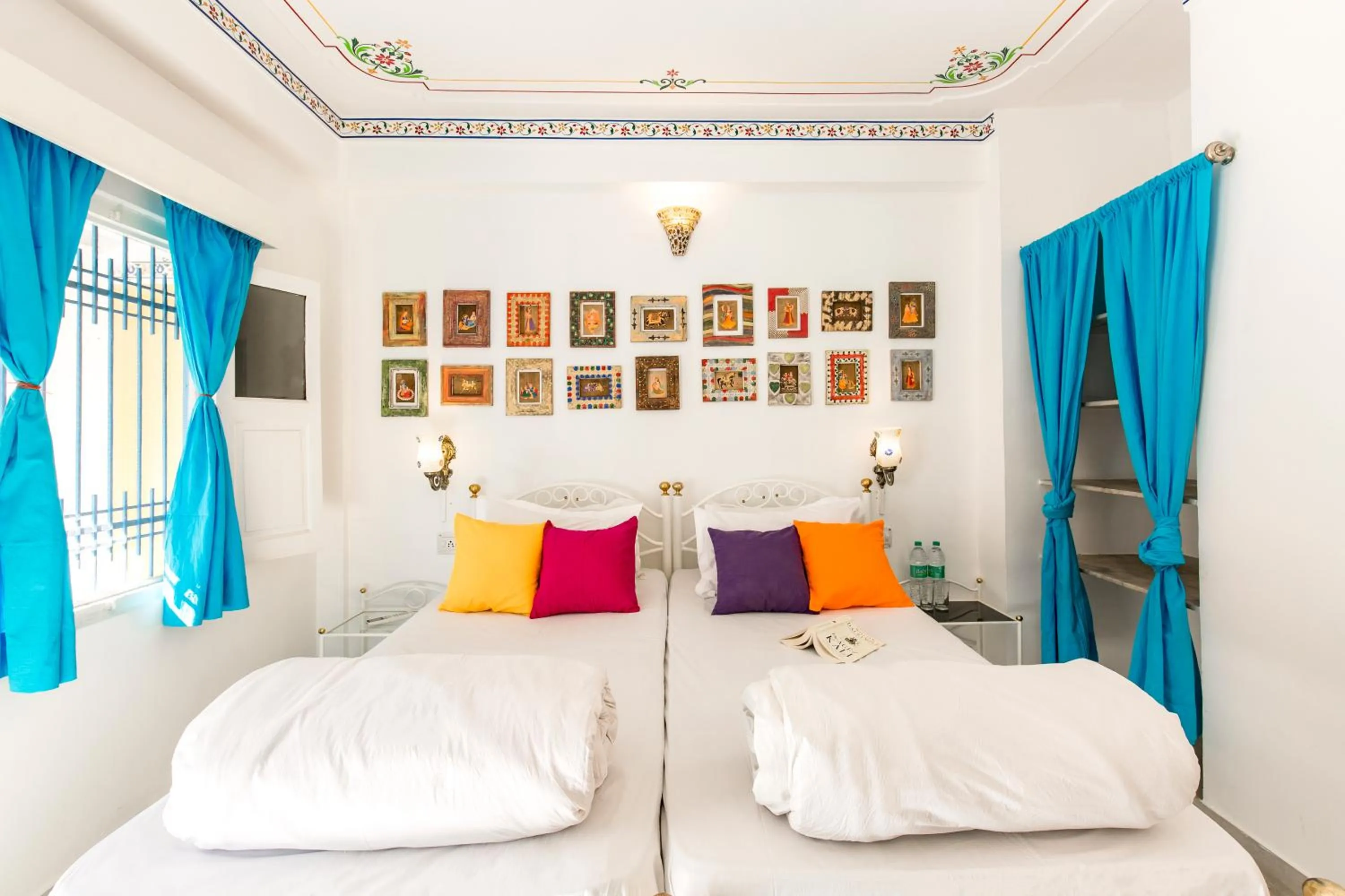 Bedroom, Bed in goSTOPS Udaipur