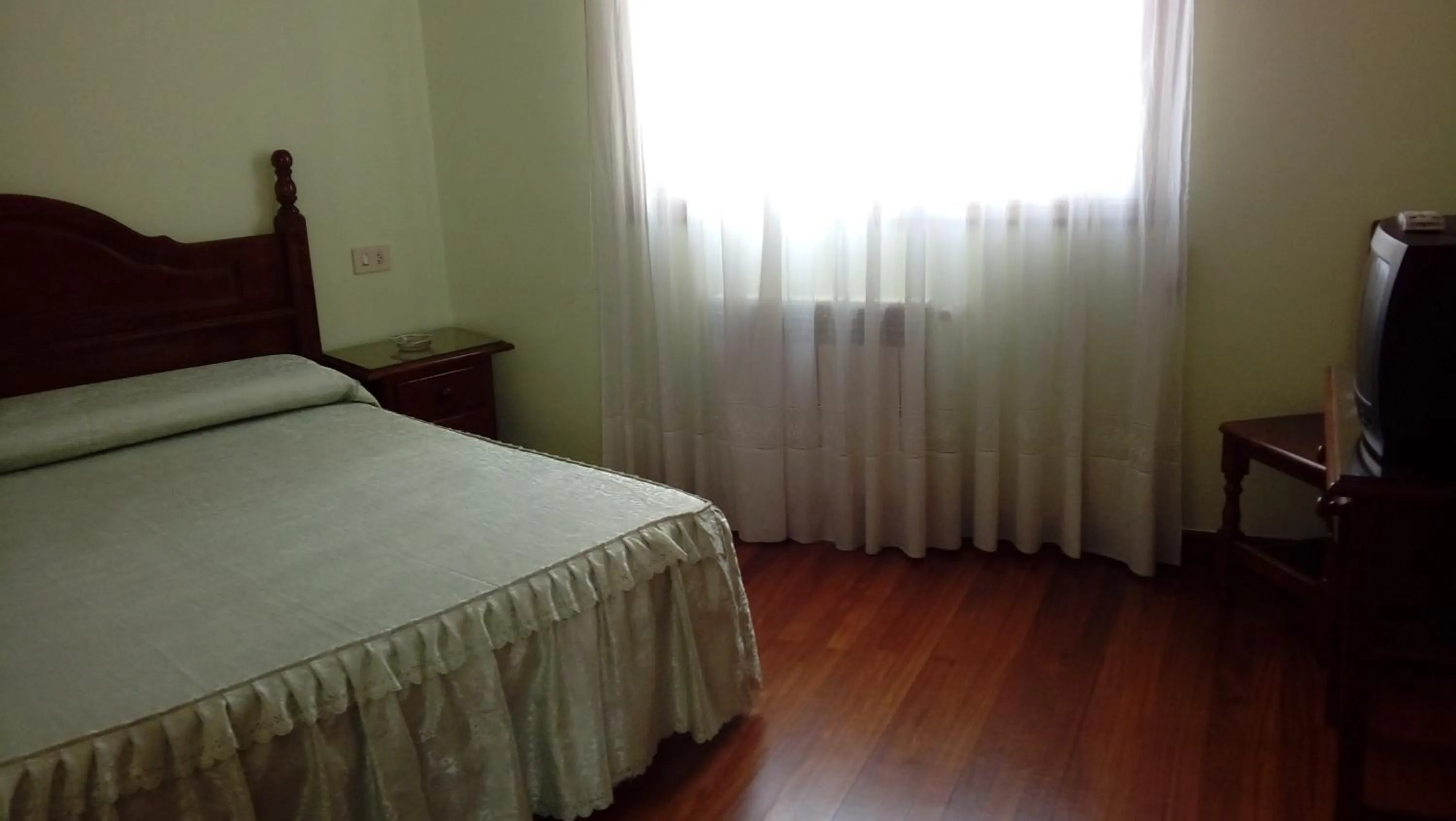 Day, Bed in Pensión Residencia Buenos Aires