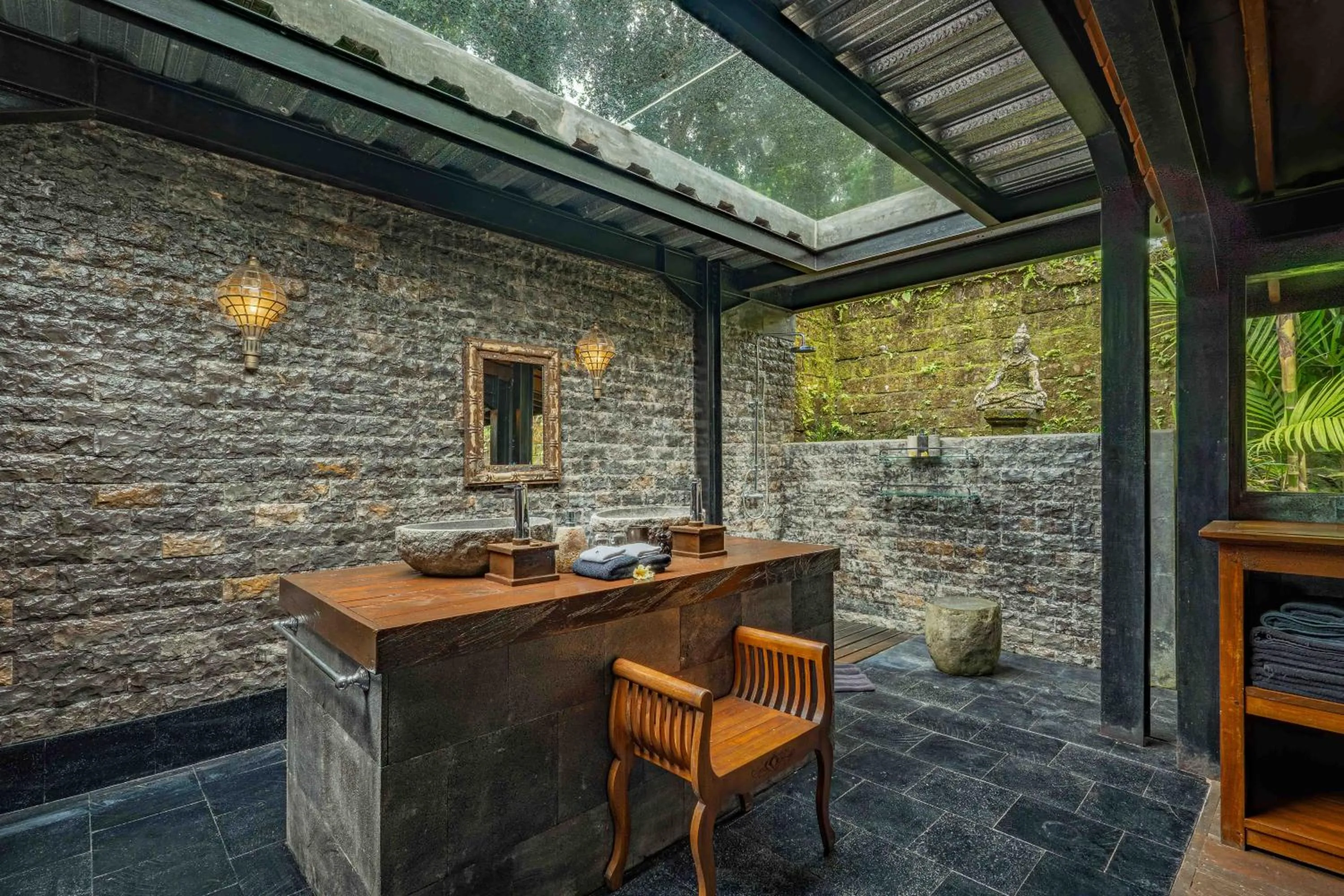 Bathroom in Alassari Plantation