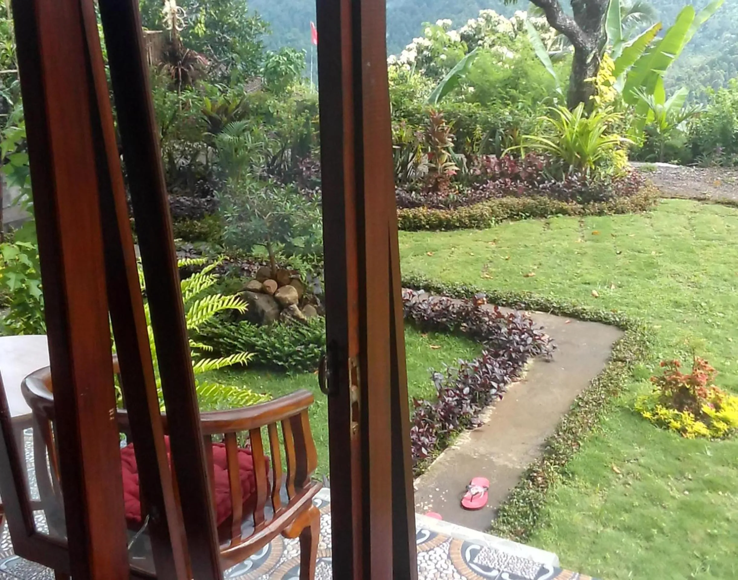 Garden view in Aris Homestay and Warung Made