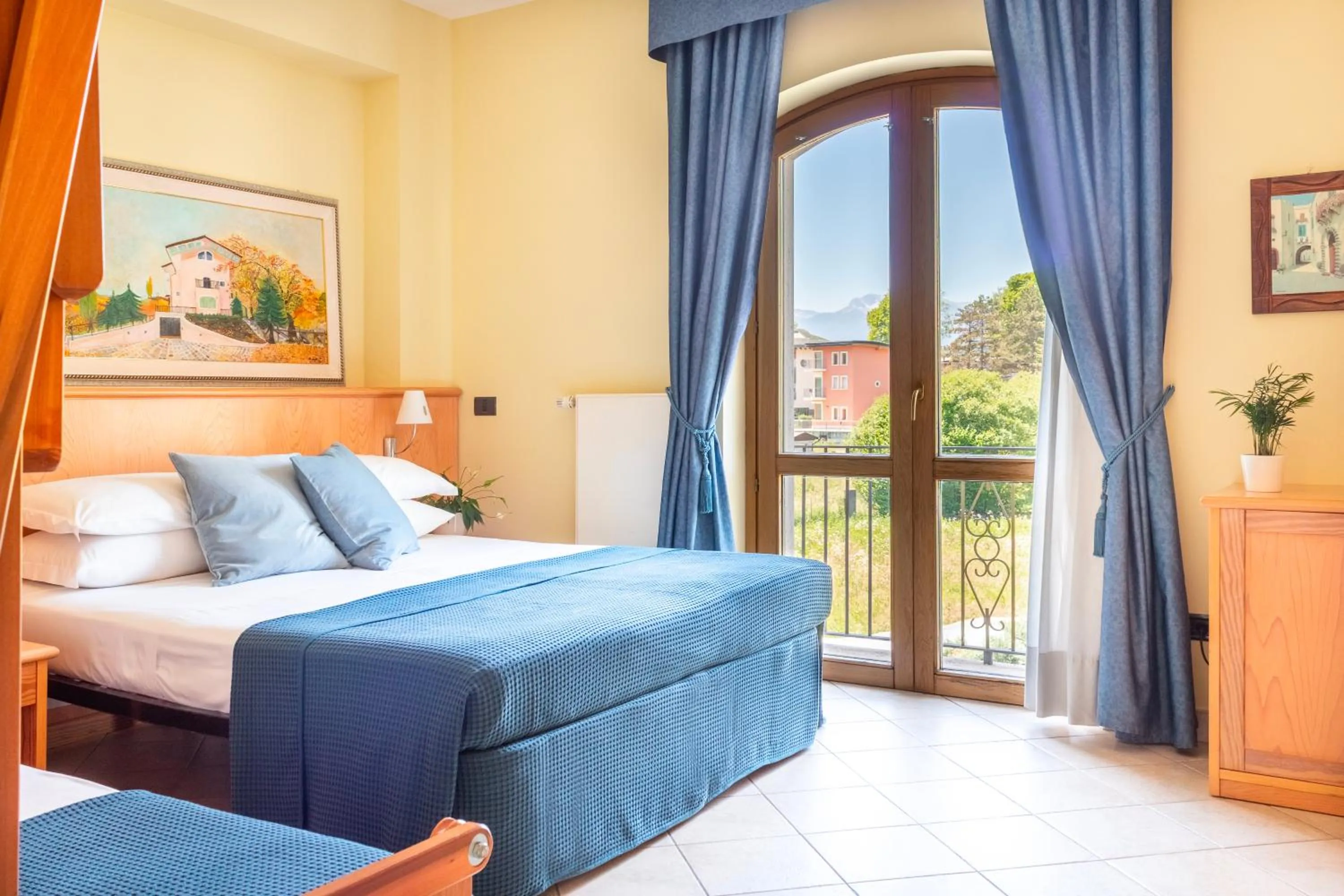 Bedroom, Bed in Albergo Il Giardino del Rio