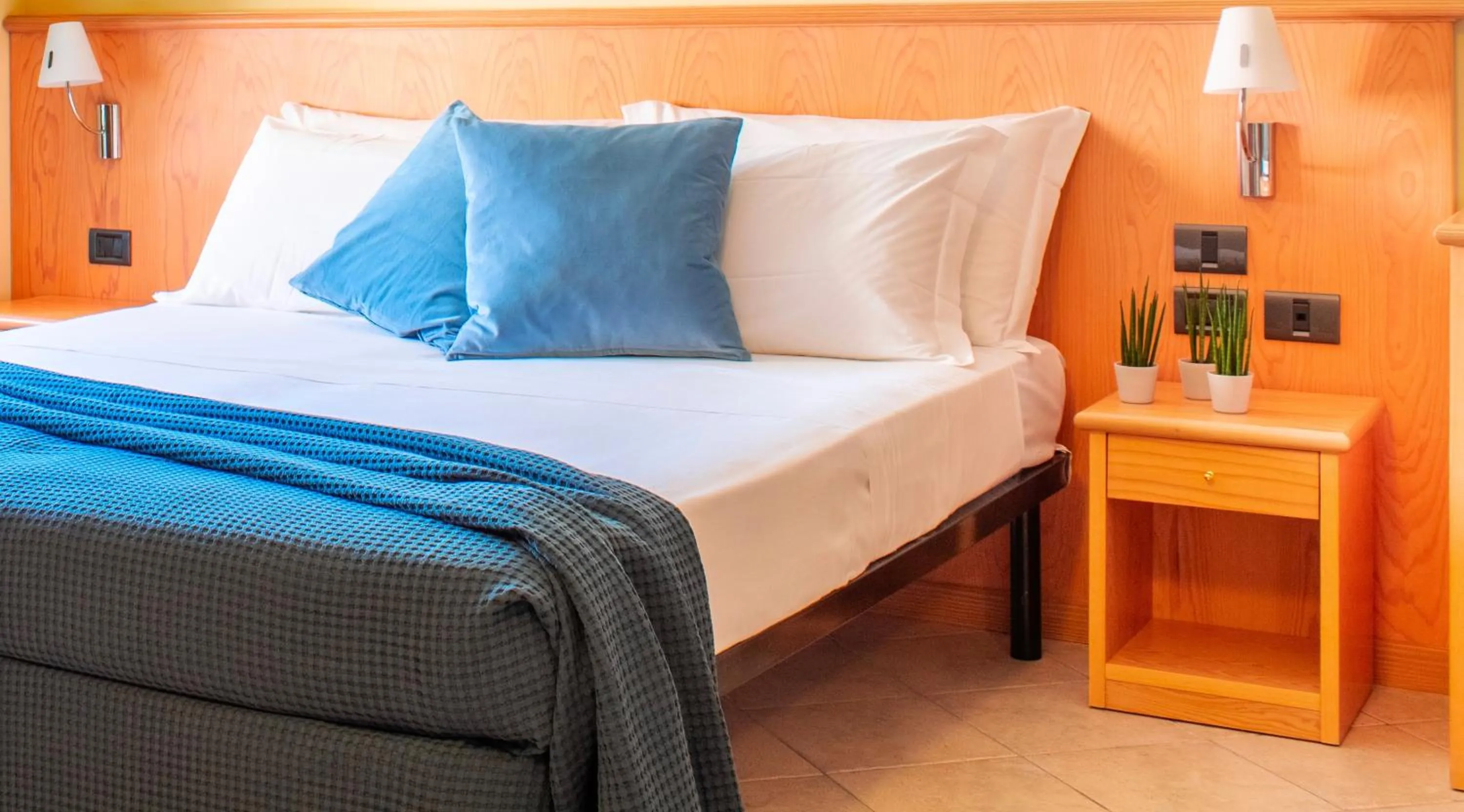 Bedroom, Bed in Albergo Il Giardino del Rio