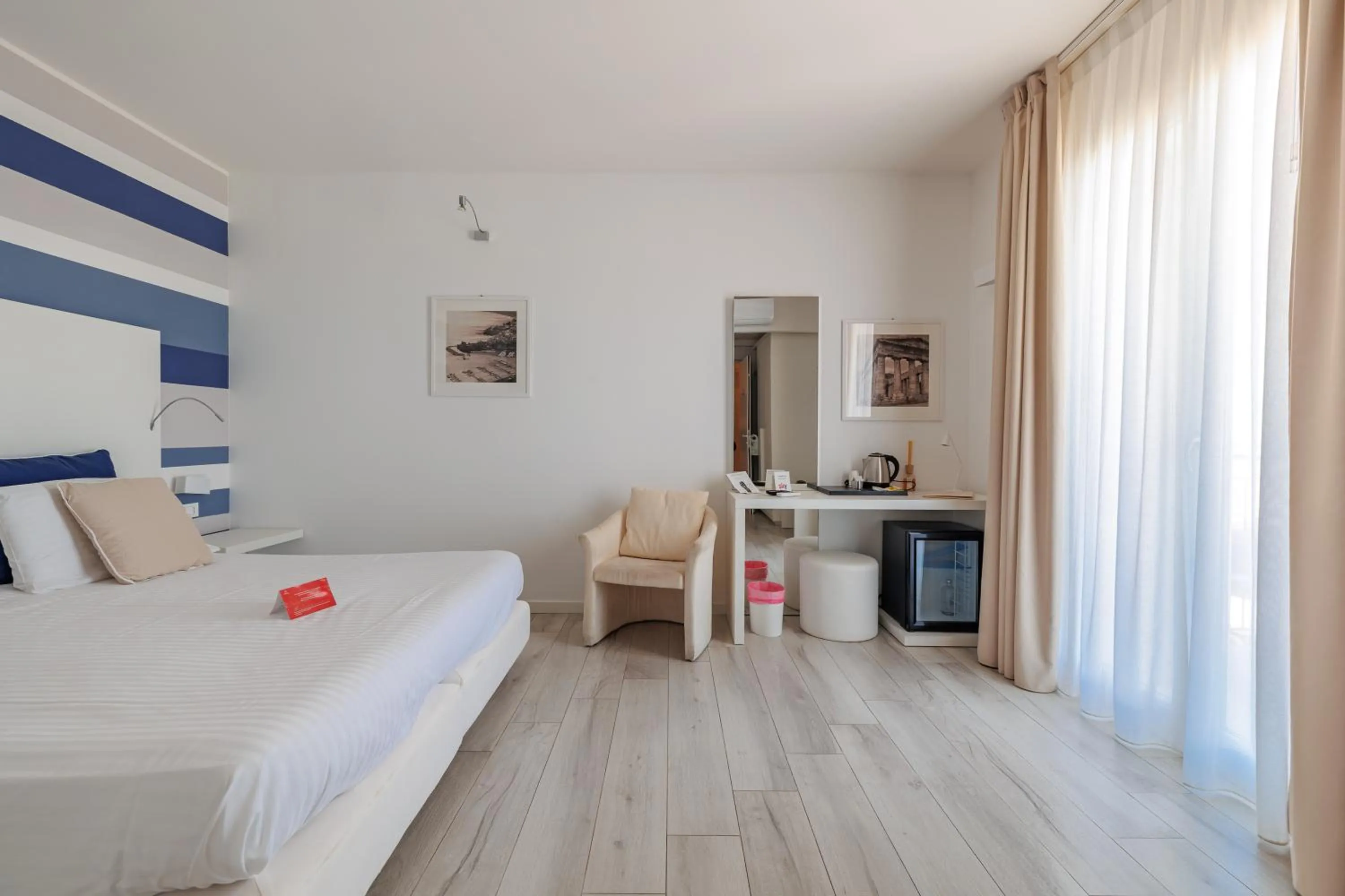 Photo of the whole room, Bed in Marina di Petrolo Hotel & SPA