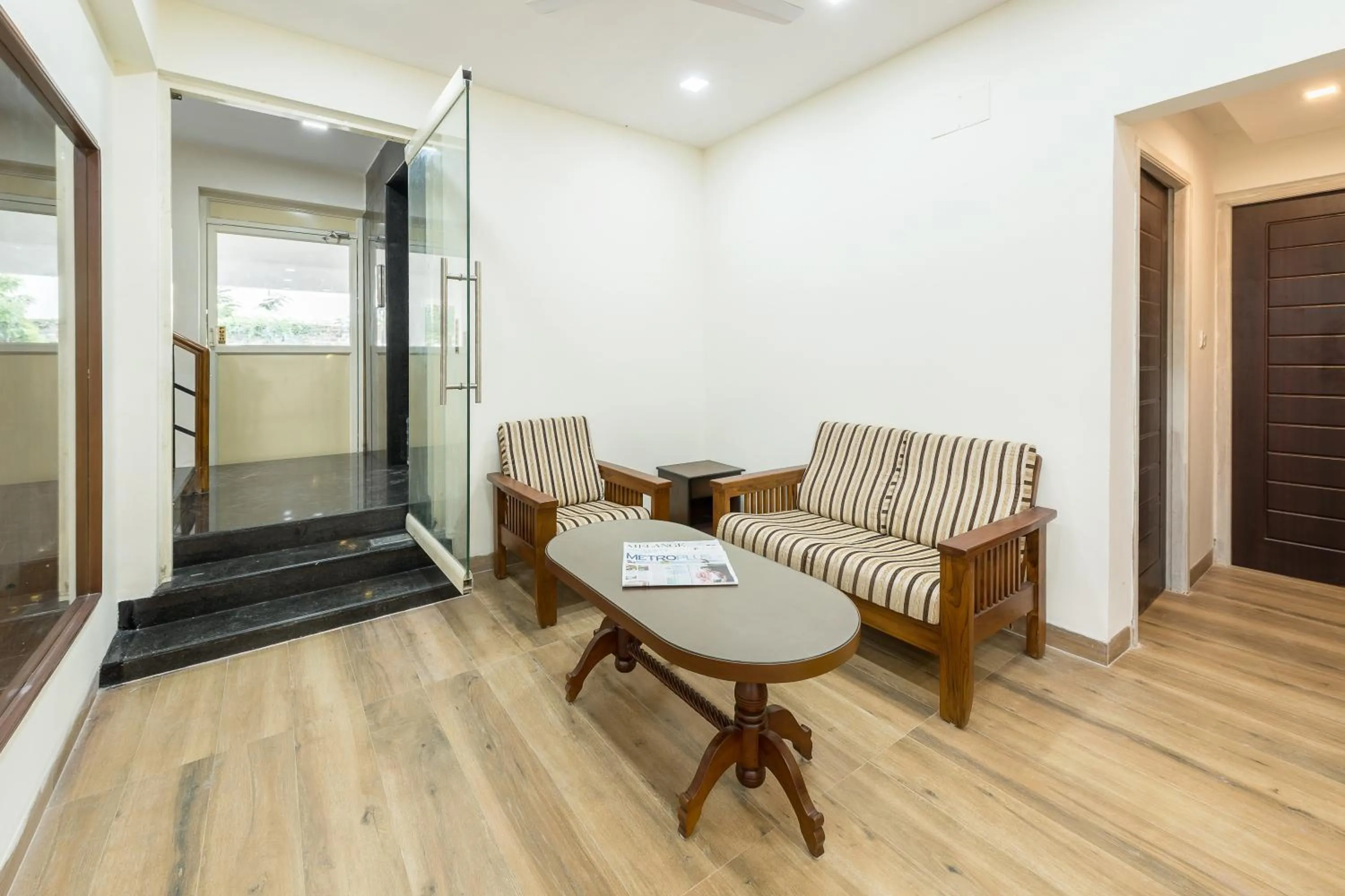 Lobby or reception in Treebo Adin Residence Chennai Trade Centre